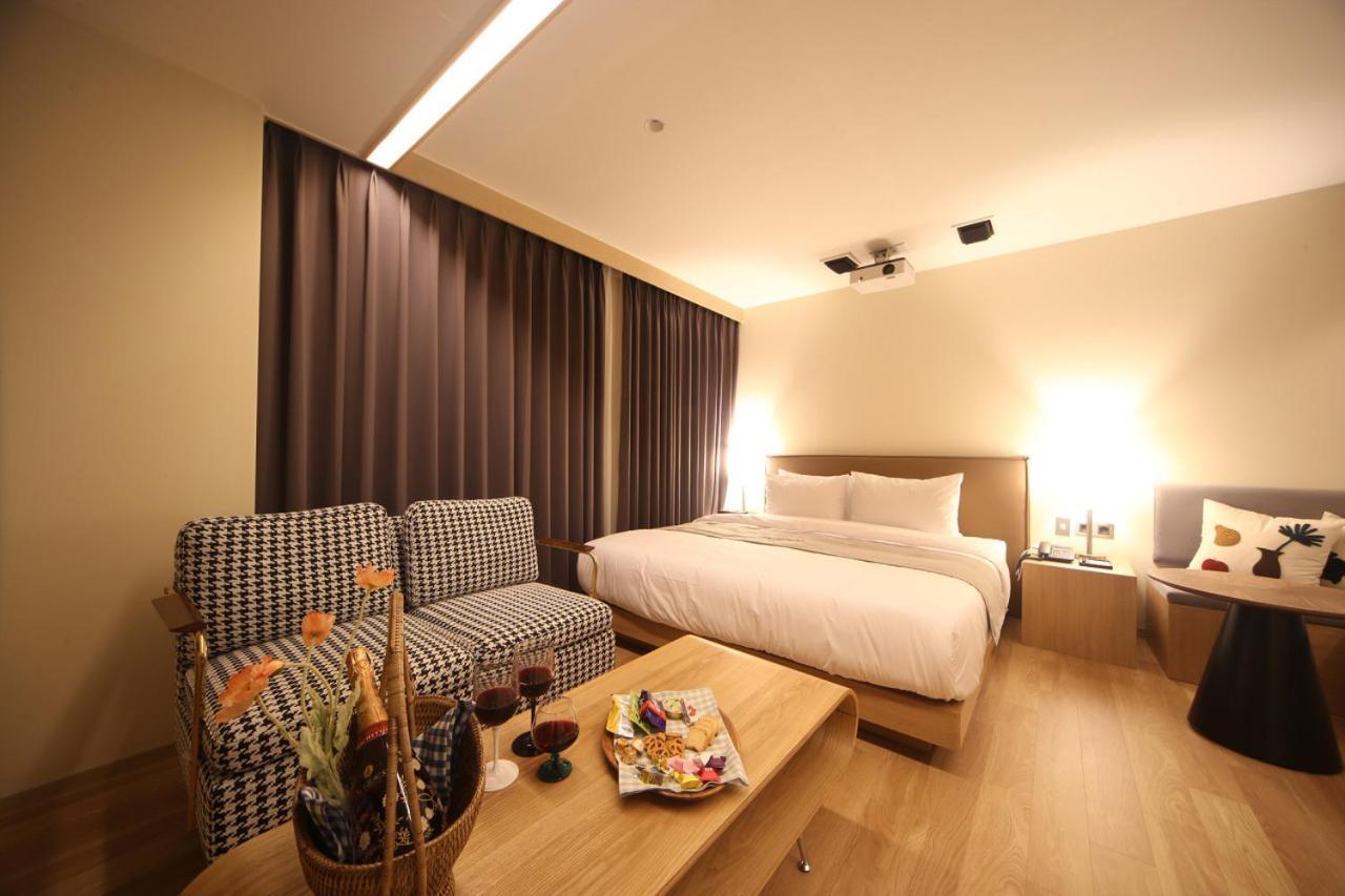 Hotel Dongnae Hound Hotel Sajik Minam Station