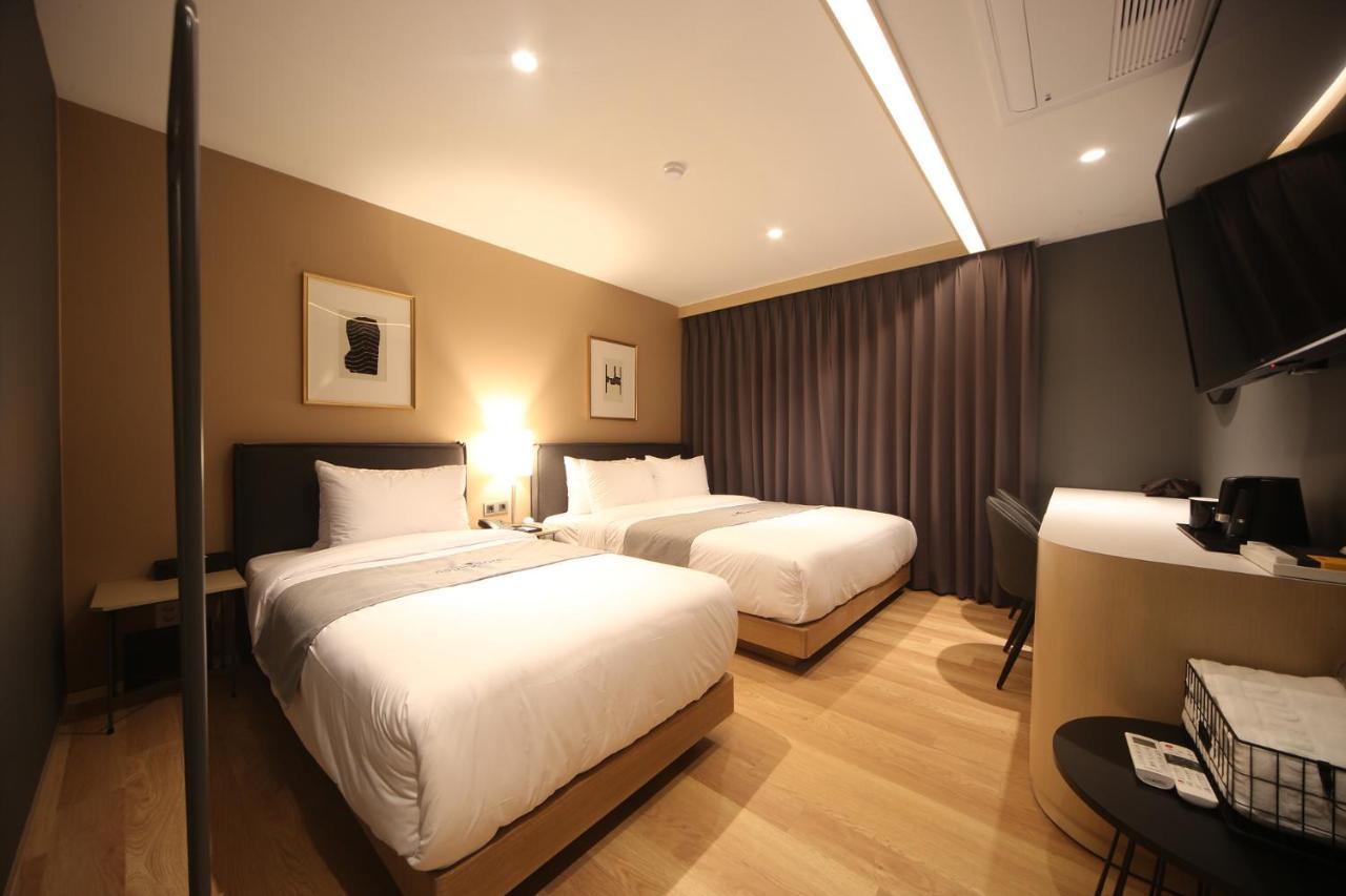 Dongnae Hound Hotel Sajik Minam Station Hotel *