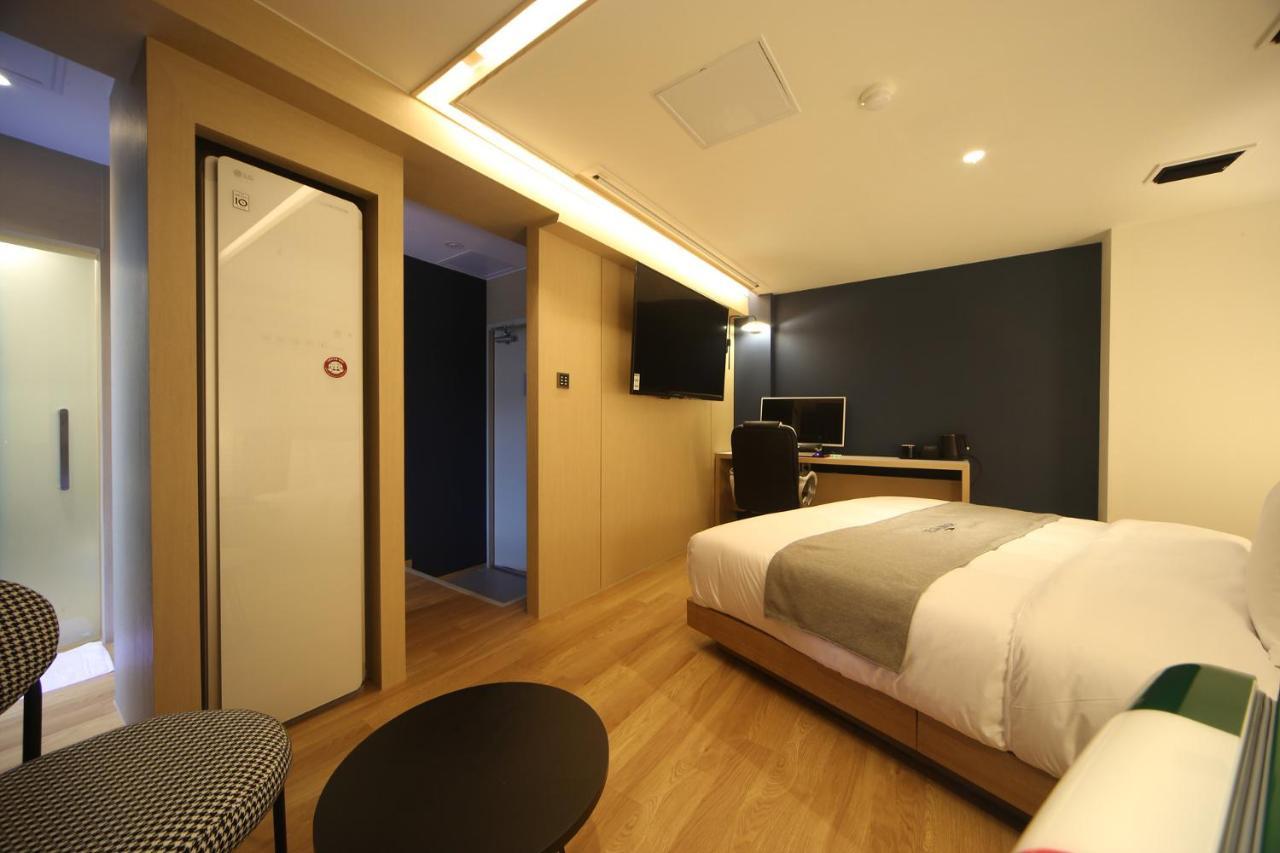 Dongnae Hound Hotel Sajik Minam Station Hotel
