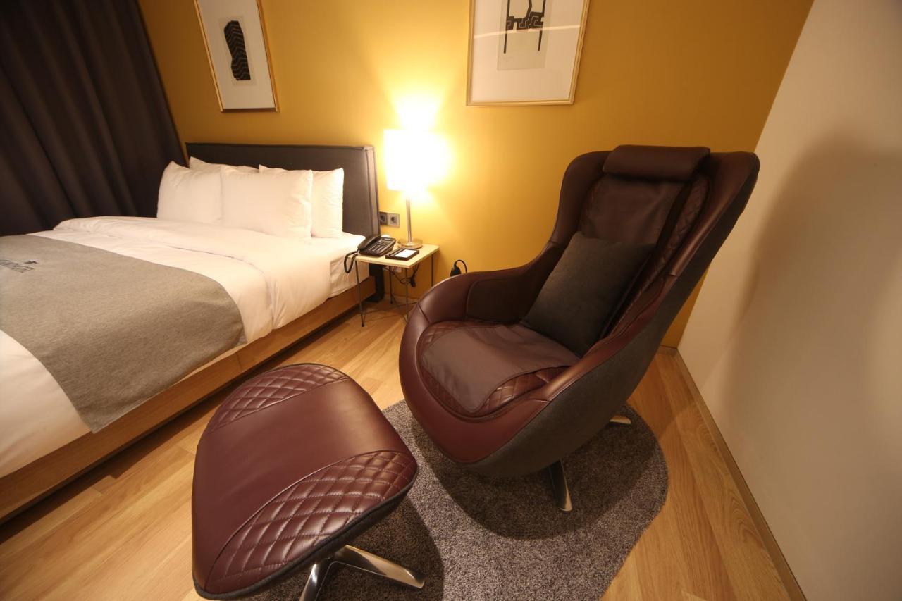 Dongnae Hound Hotel Sajik Minam Station *