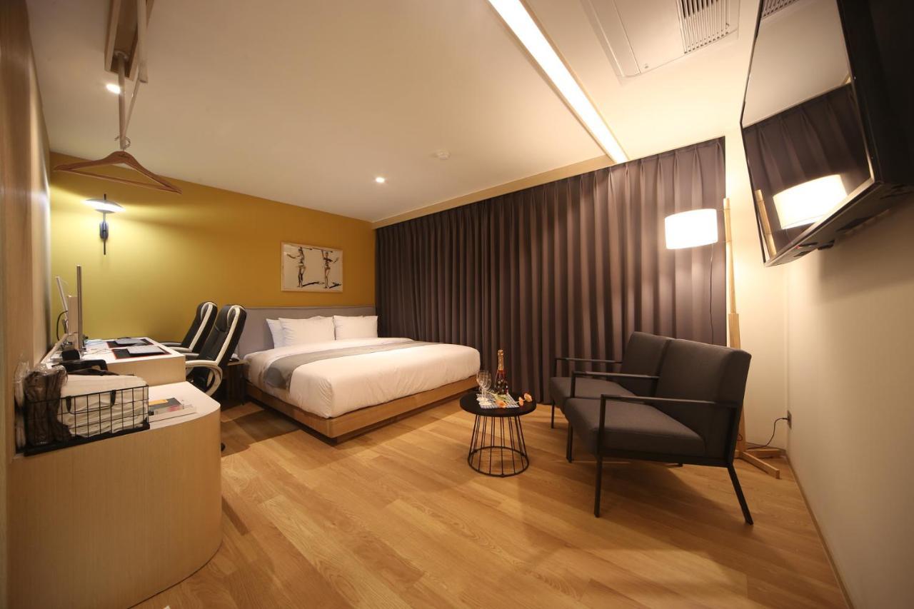 Dongnae Hound Hotel Sajik Minam Station
