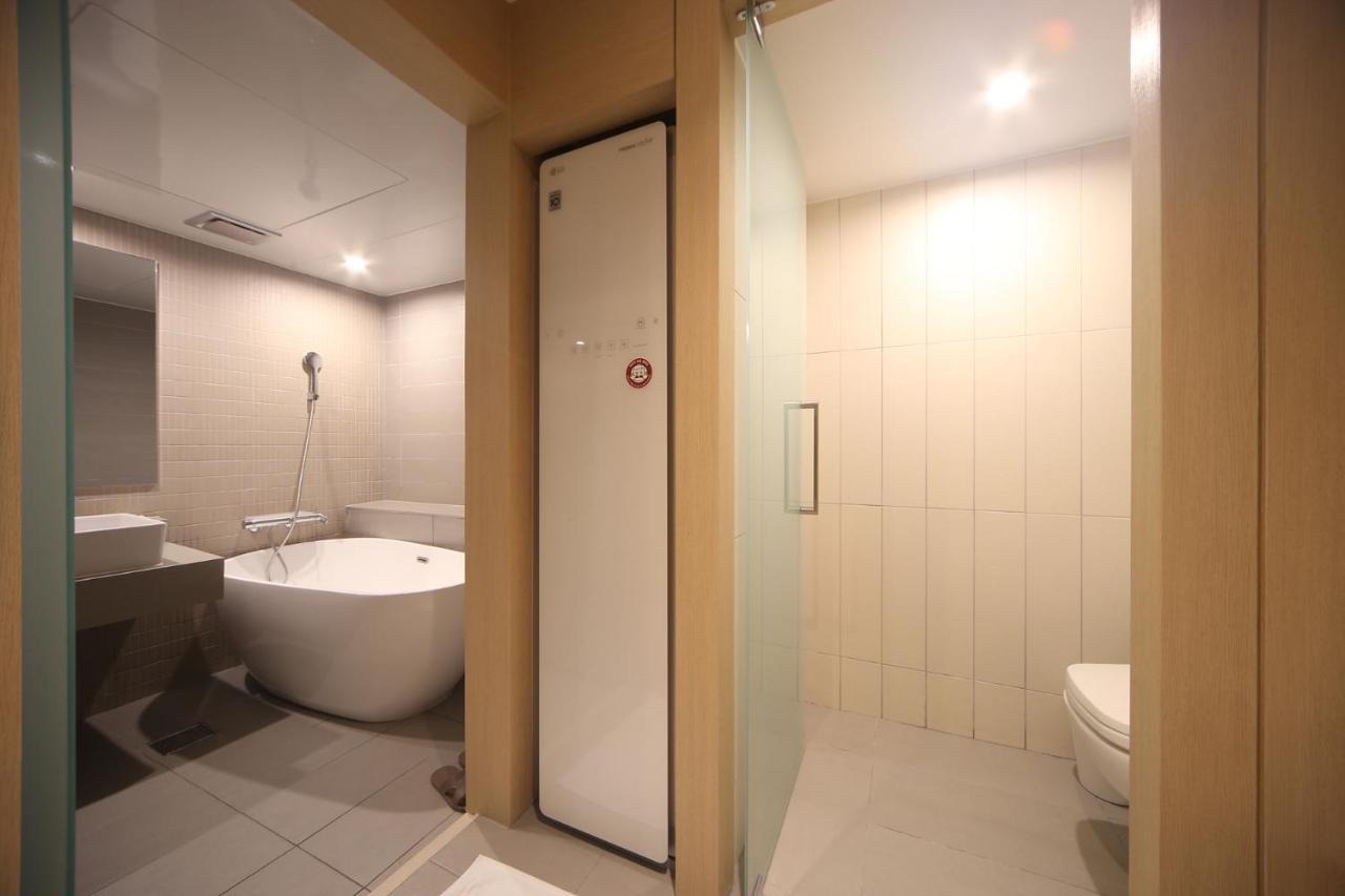 Hotel Dongnae Hound Hotel Sajik Minam Station *