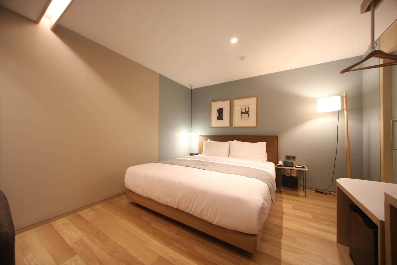 Dongnae Hound Hotel Sajik Minam Station Hotel *