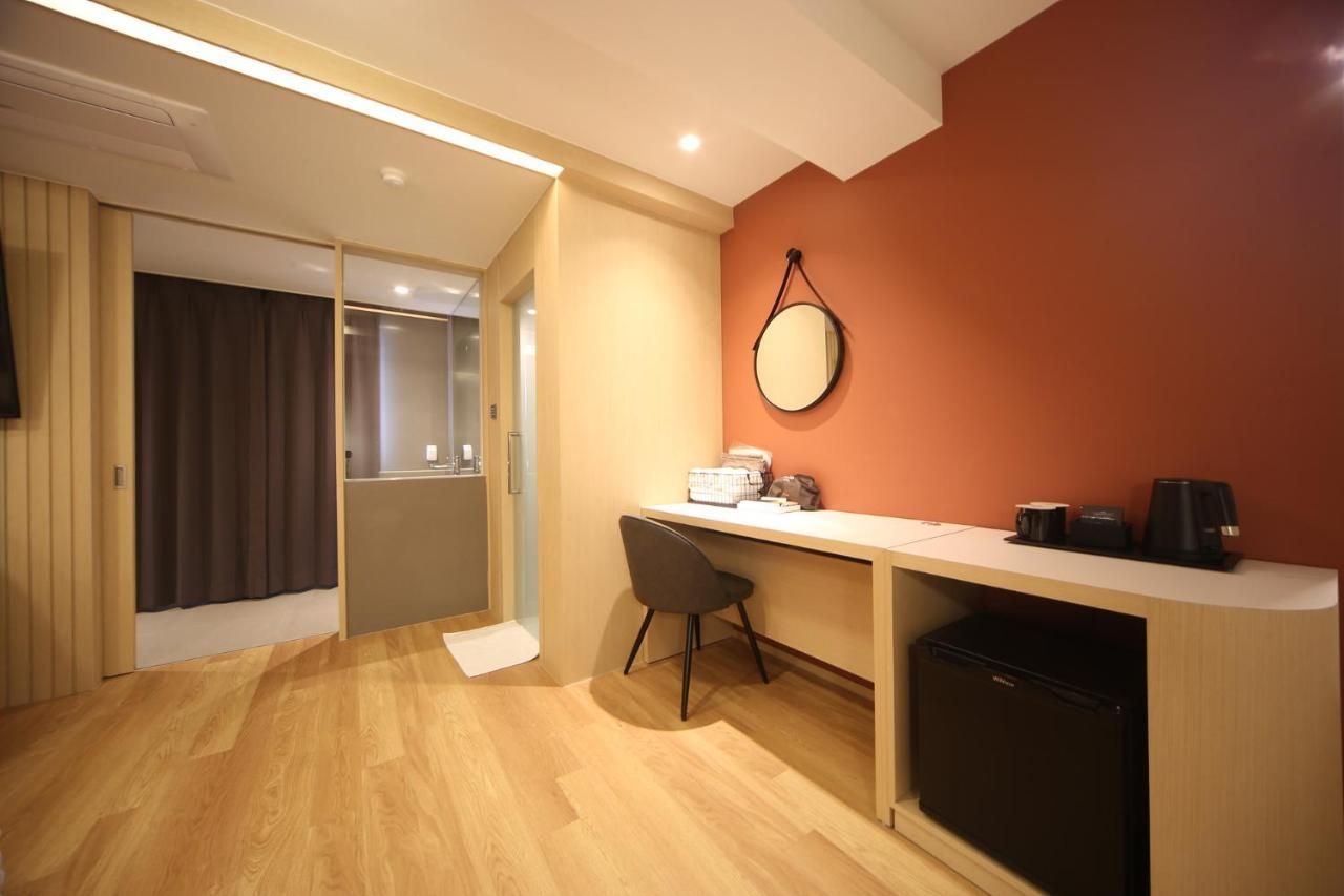 Dongnae Hound Hotel Sajik Minam Station Hotel