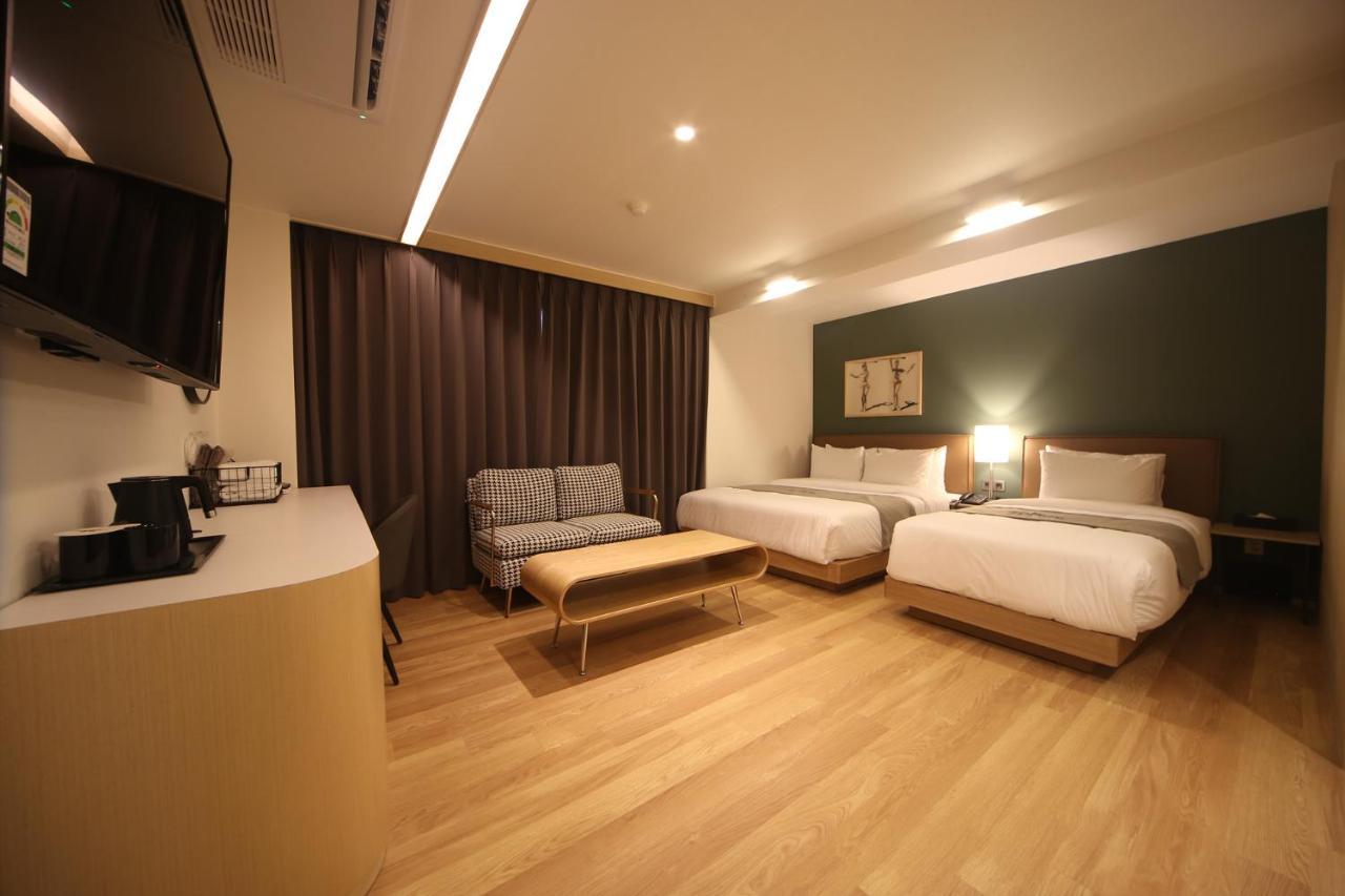 Dongnae Hound Hotel Sajik Minam Station Hotel *