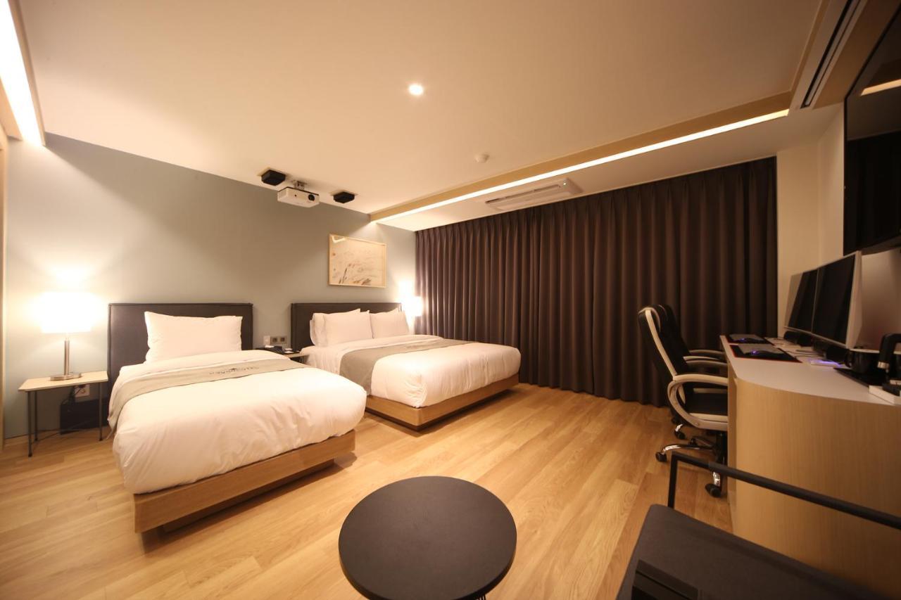 Dongnae Hound Hotel Sajik Minam Station Hotel *
