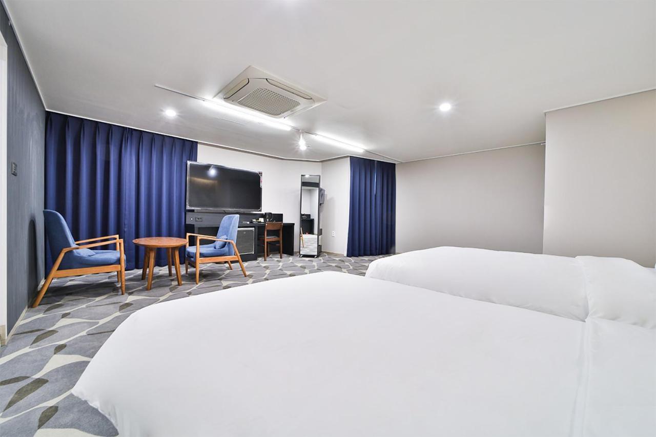 Haydn Hotel *
