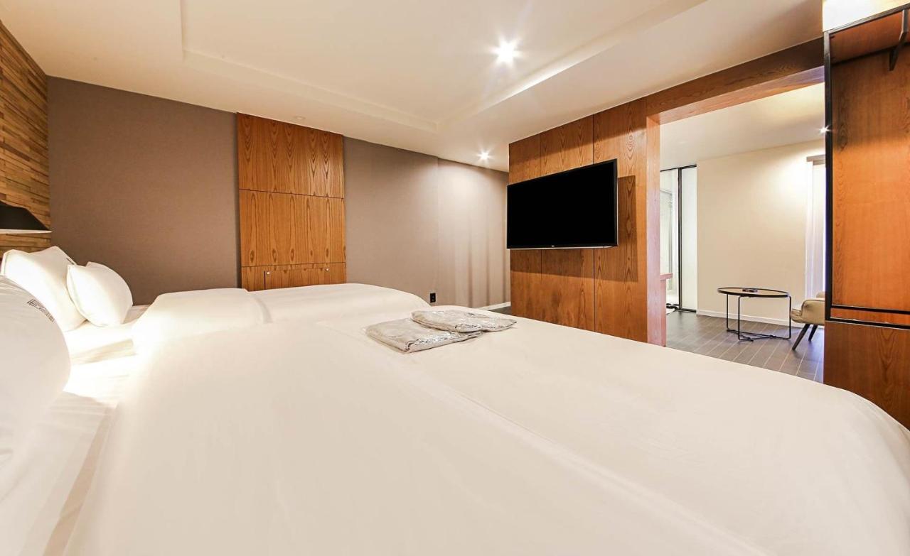 Gray 191 Hotel