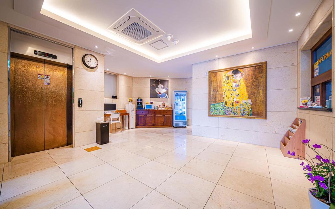 Momo Hotel