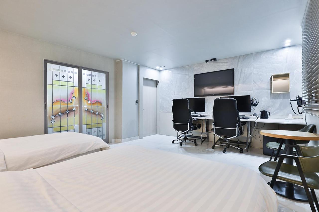 Hotel Shire Station Busan
