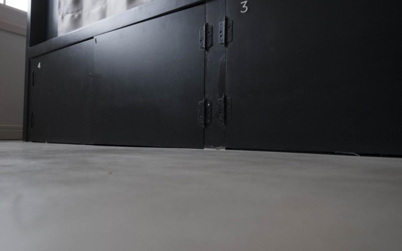 Canvas Black Hostel