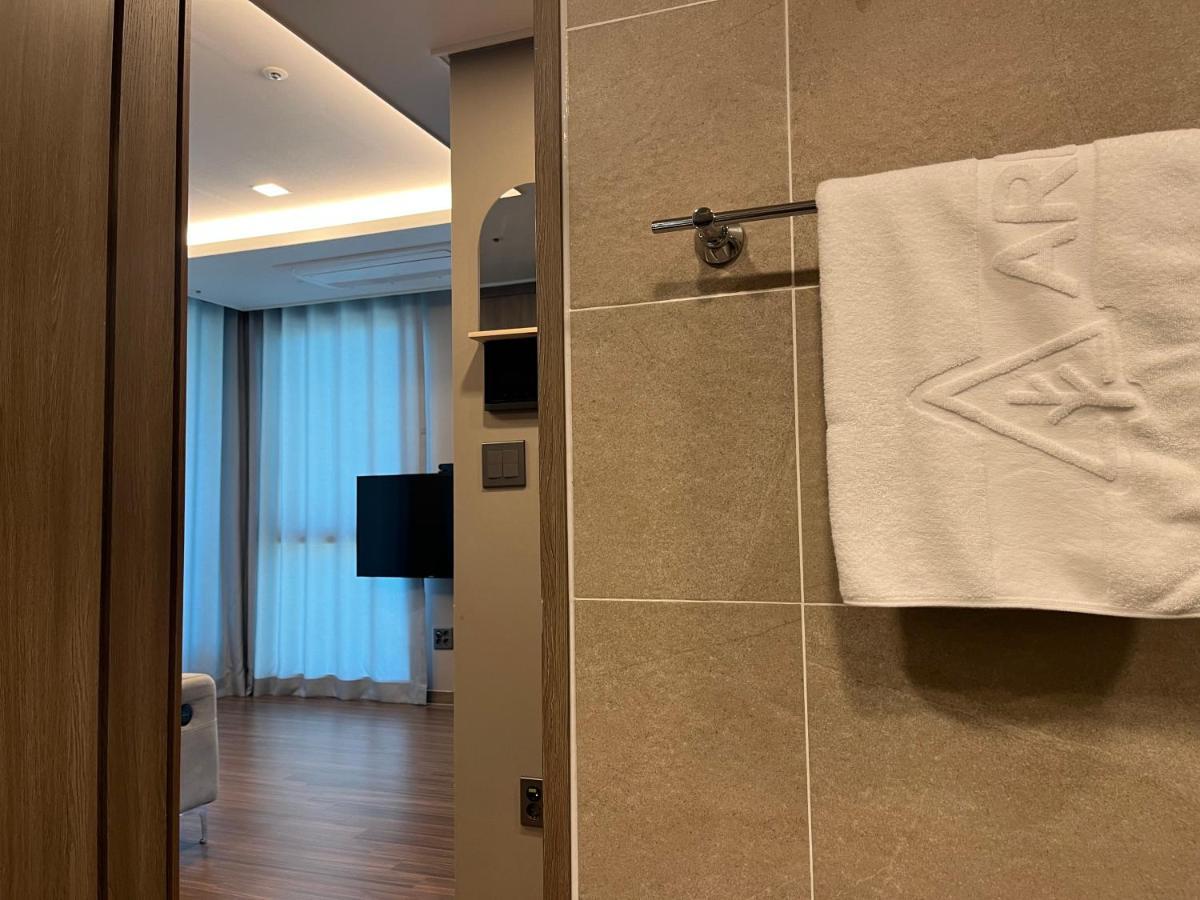 Cheulgu's In Haeundae Apartment *