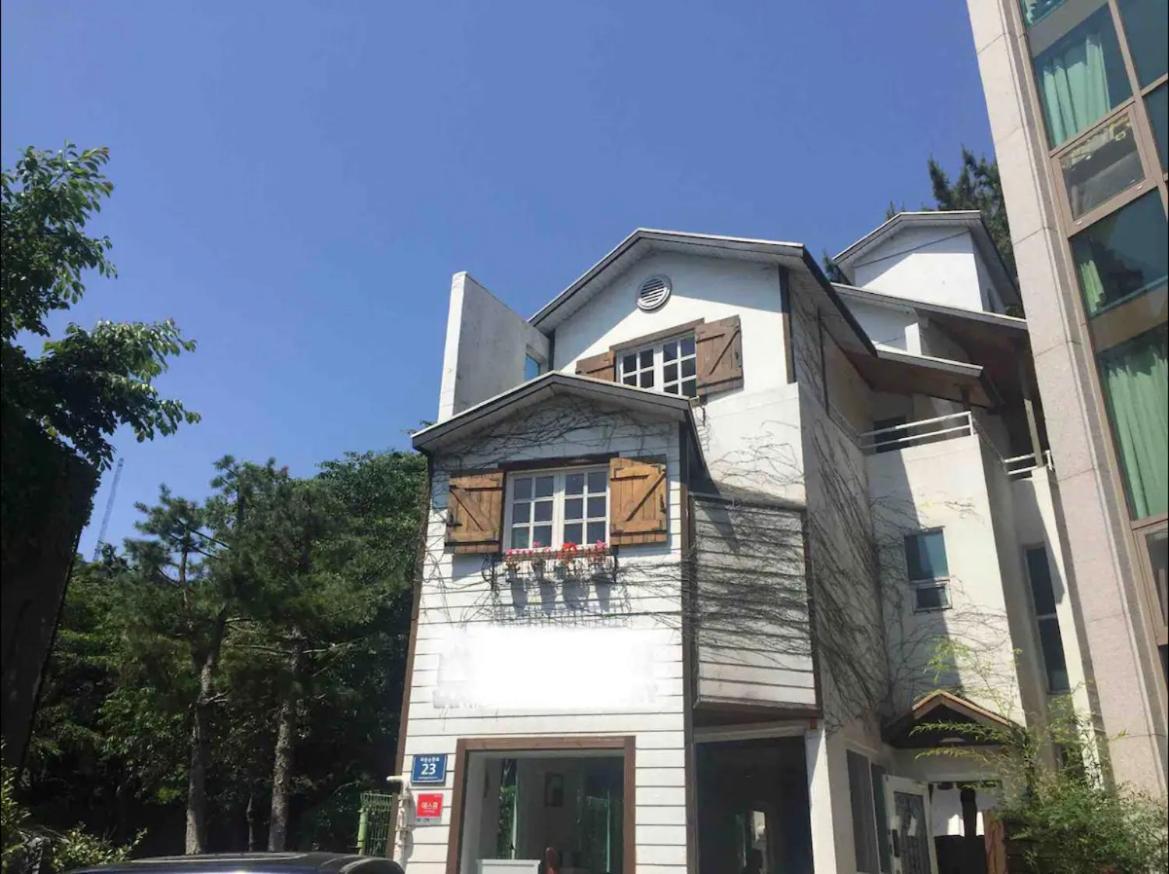 Nhà nghỉ Art Residency *