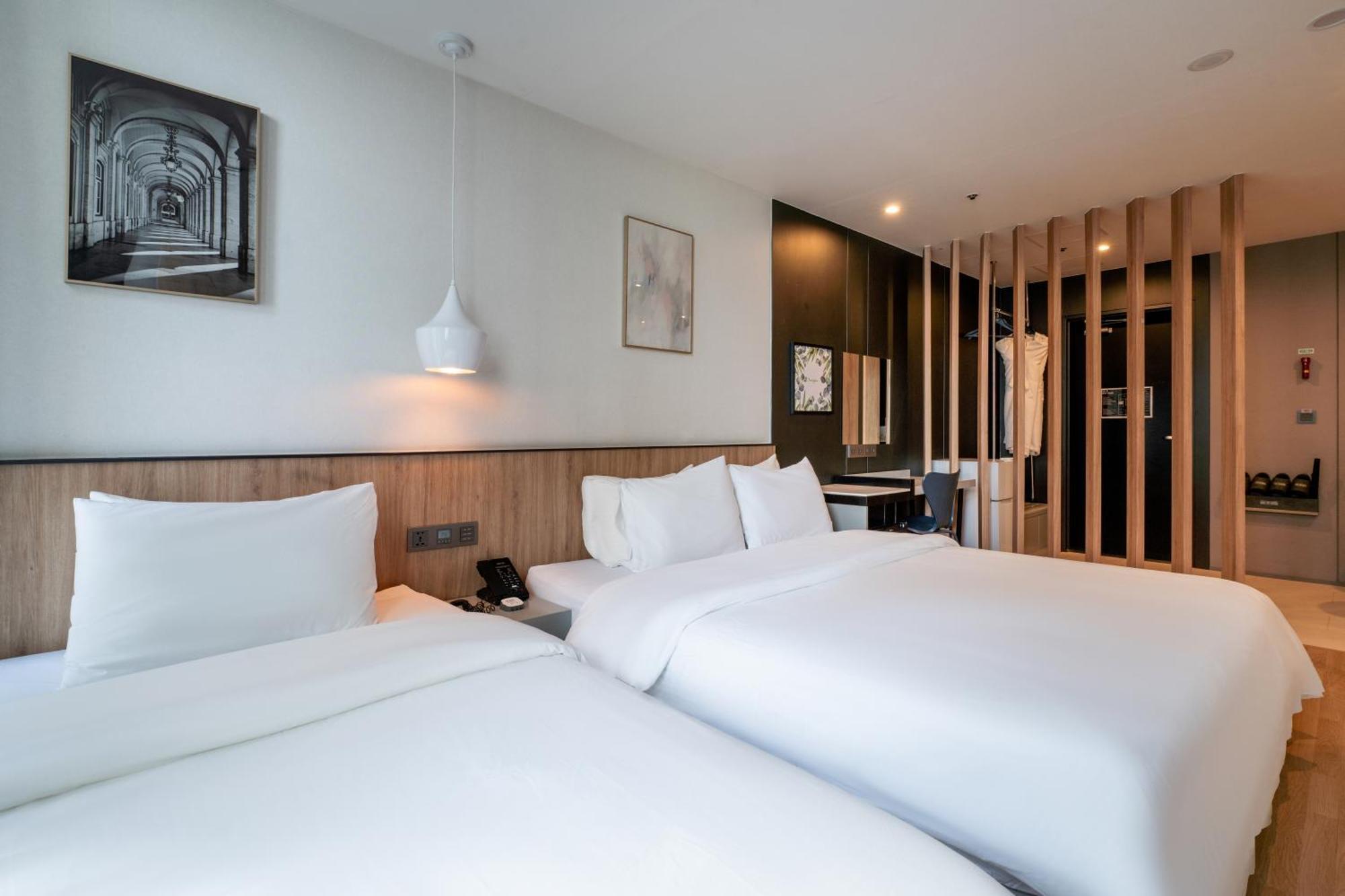 Gray 193 Hotel