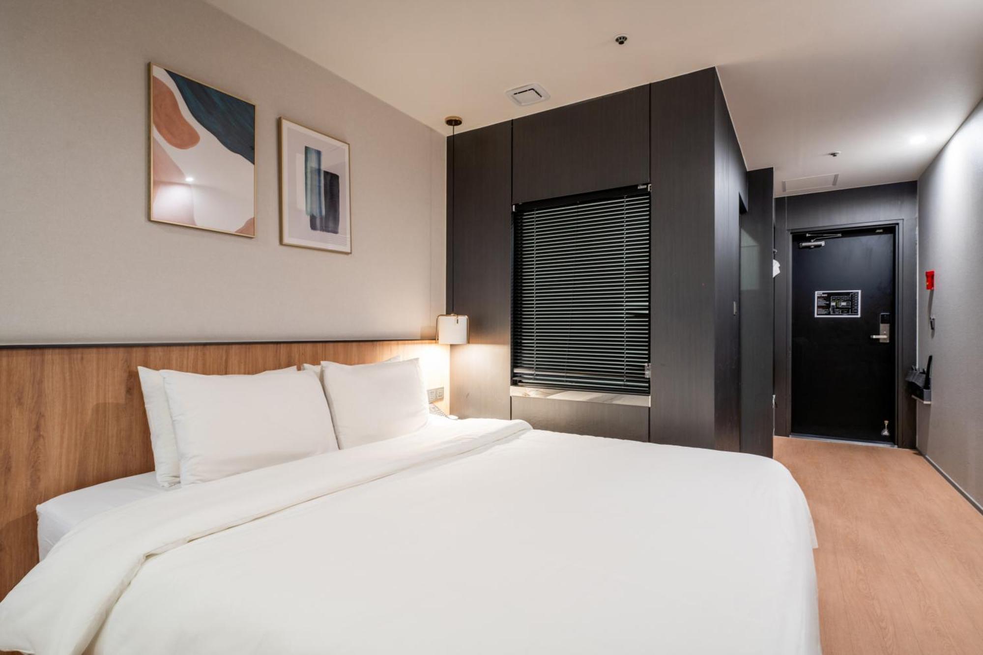 Hotel Gray 193