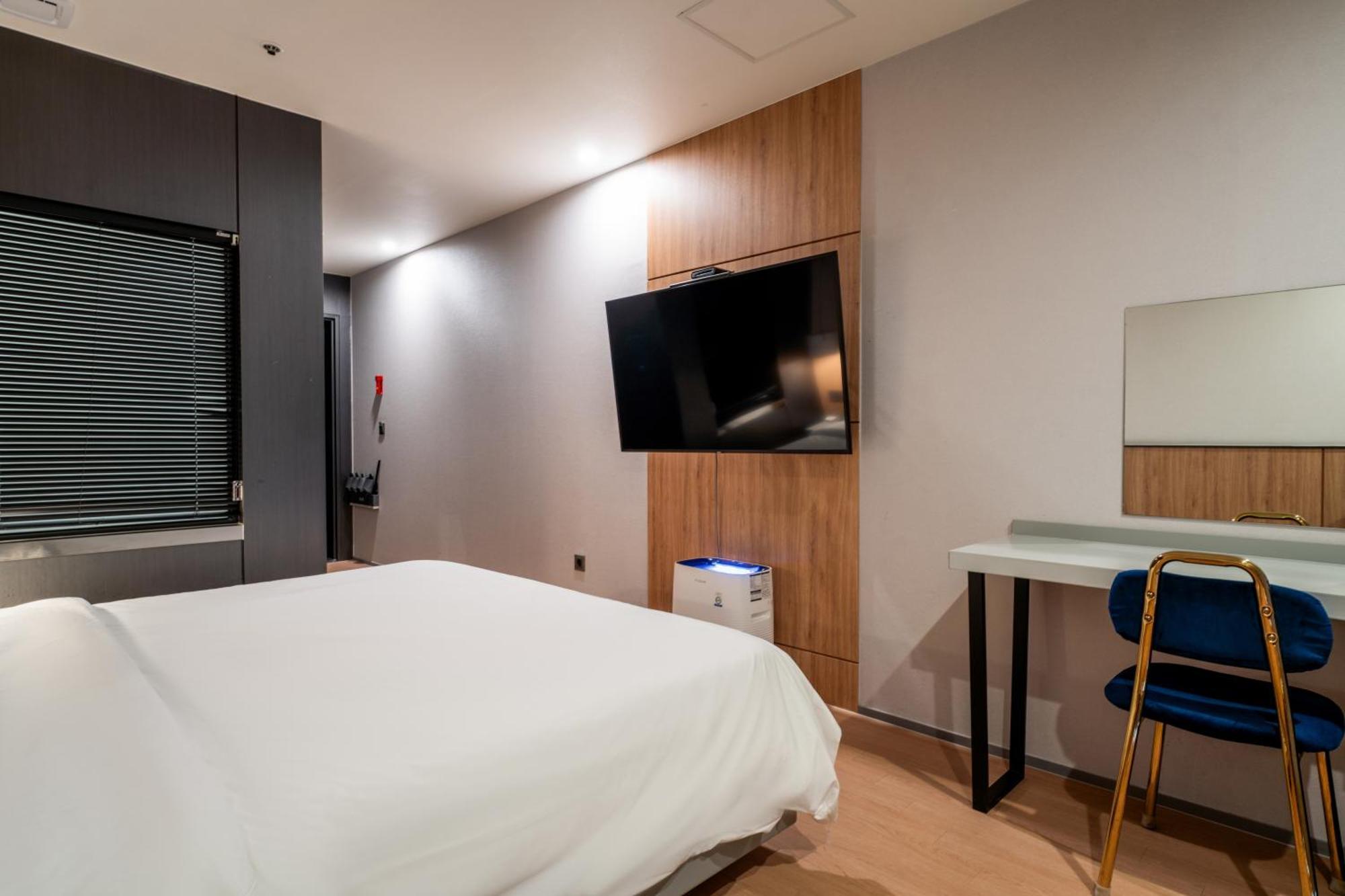 Gray 193 Hotel 2*