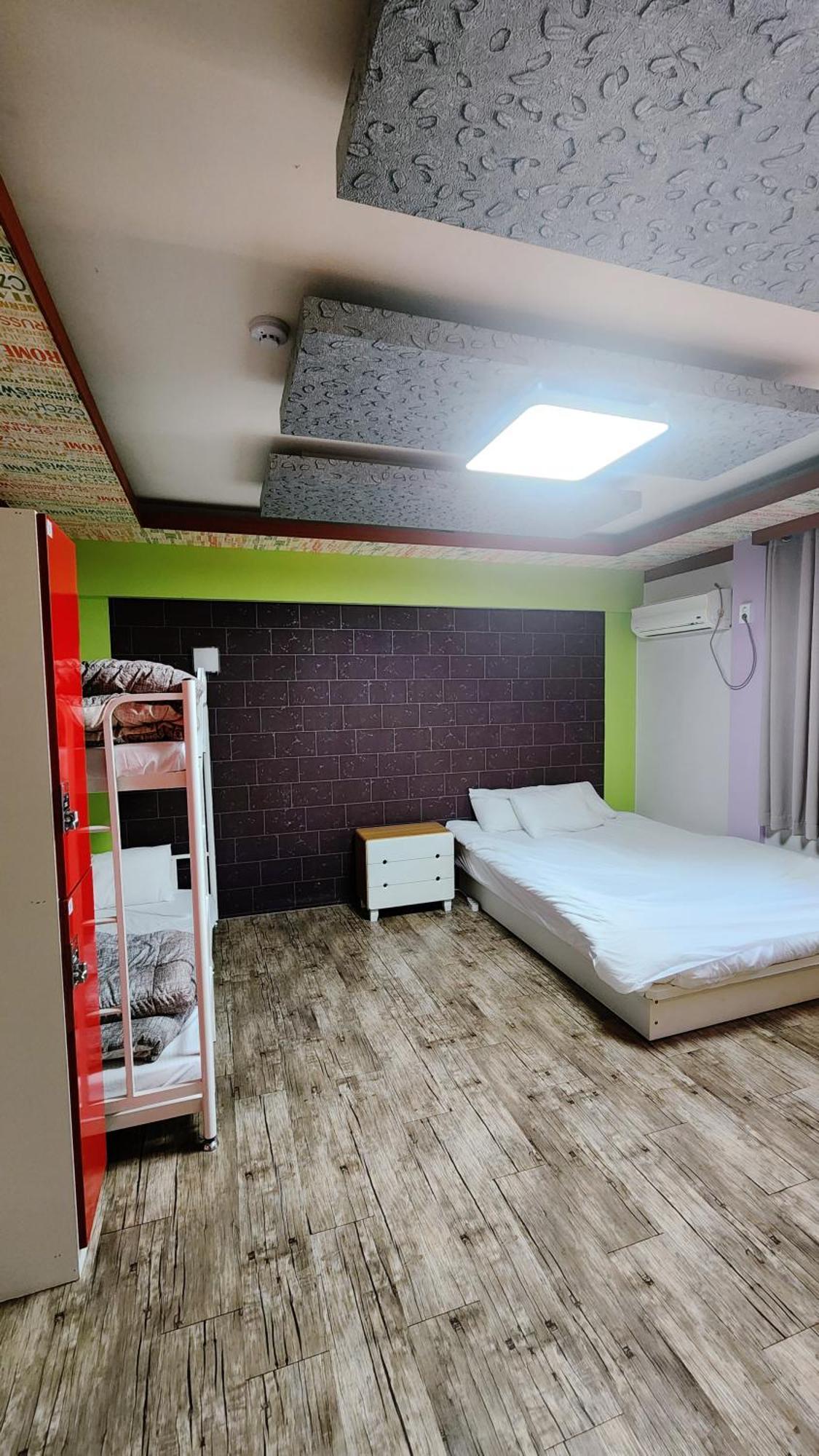 Kimchee Busan Downtown Guesthouse *