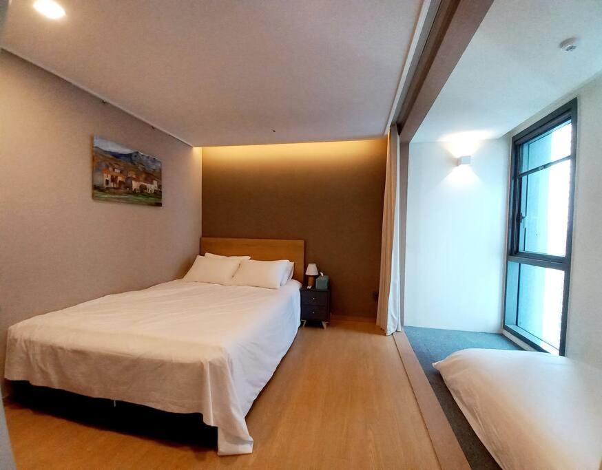 Mansion216, Haeundae Beach's New Is 2 Minutes Away From Haeundae Station And Offers Luggage Storage Service And Early Check-in, 31st Floor View * Busan