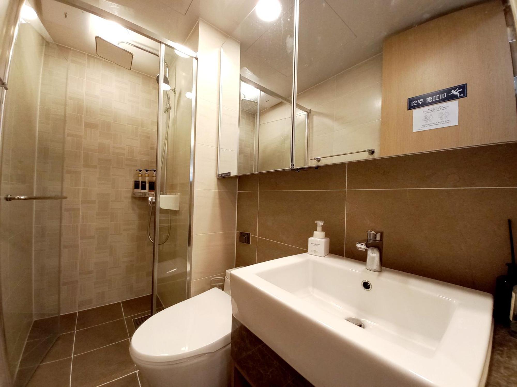 Mansion216, Haeundae Beach's New Is 2 Minutes Away From Haeundae Station And Offers Luggage Storage Service And Early Check-in, 31st Floor View Khách sạn hẻo lánh