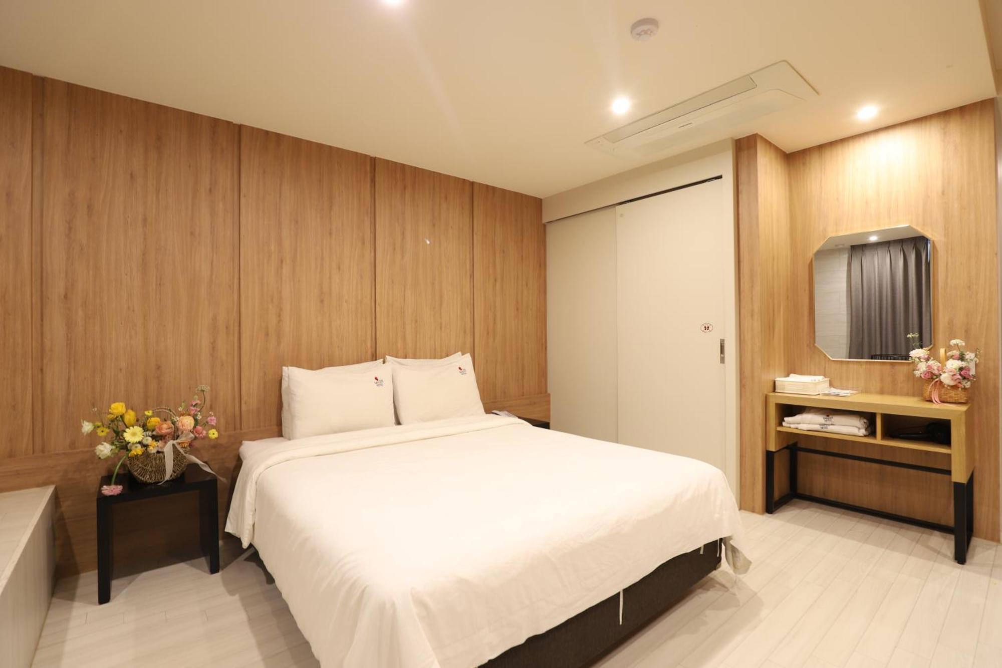 Bon Business Hotel 2*