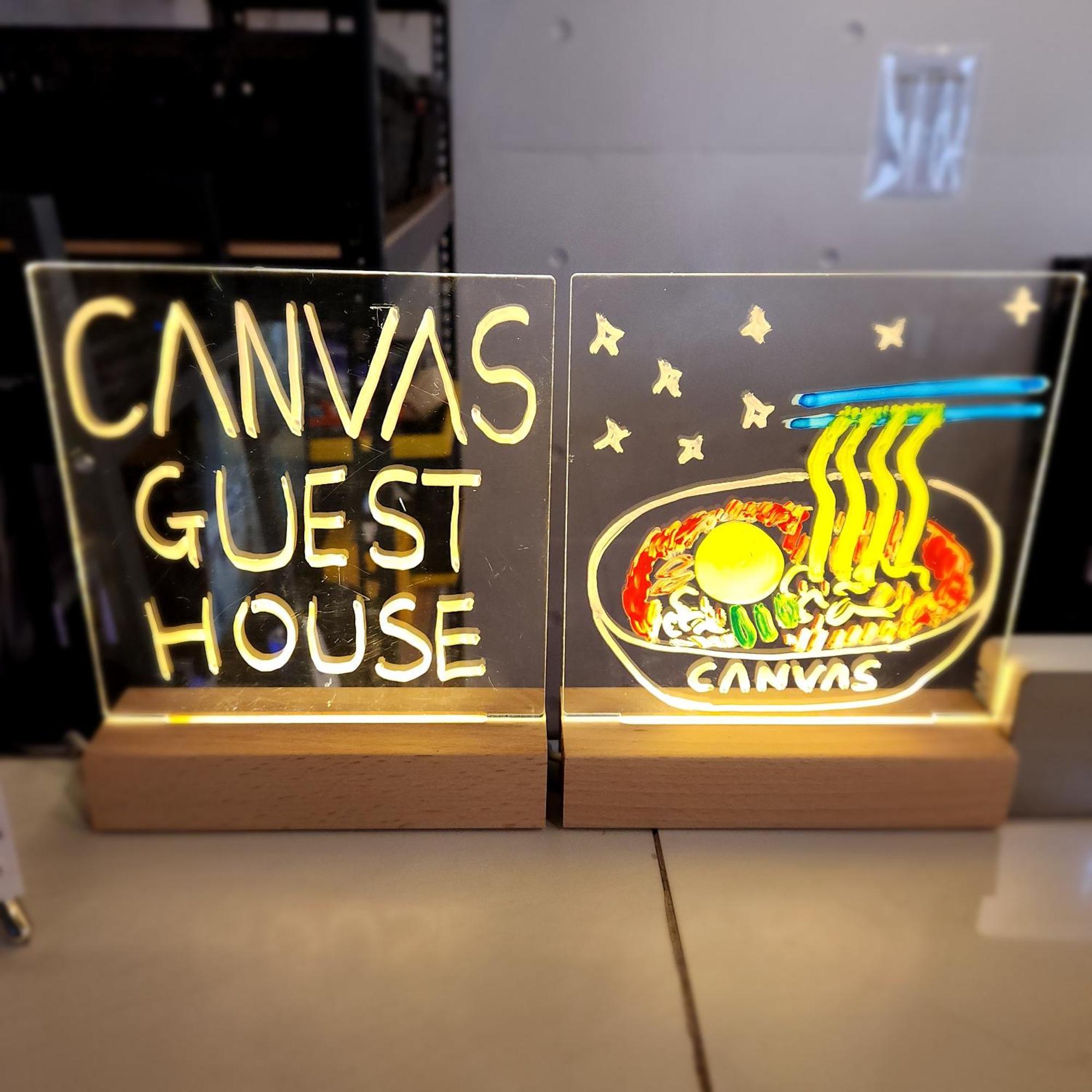 Hostel Canvas Black *