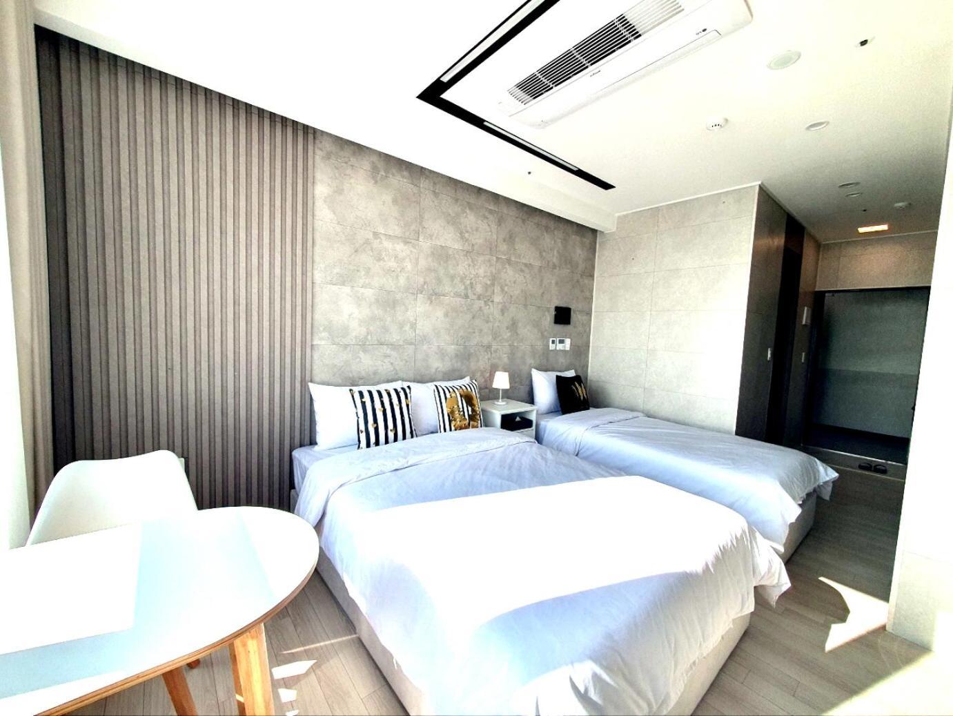 Elliy's Busan
