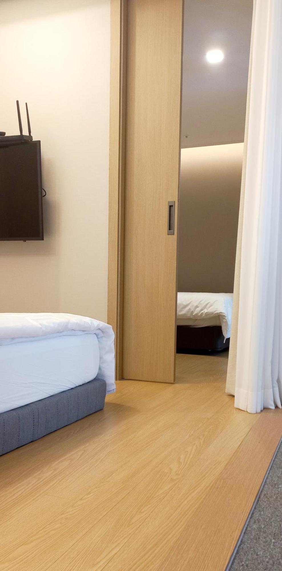 Mansion216, Haeundae Beach's New Is 2 Minutes Away From Haeundae Station And Offers Luggage Storage Service And Early Check-in, 31st Floor View