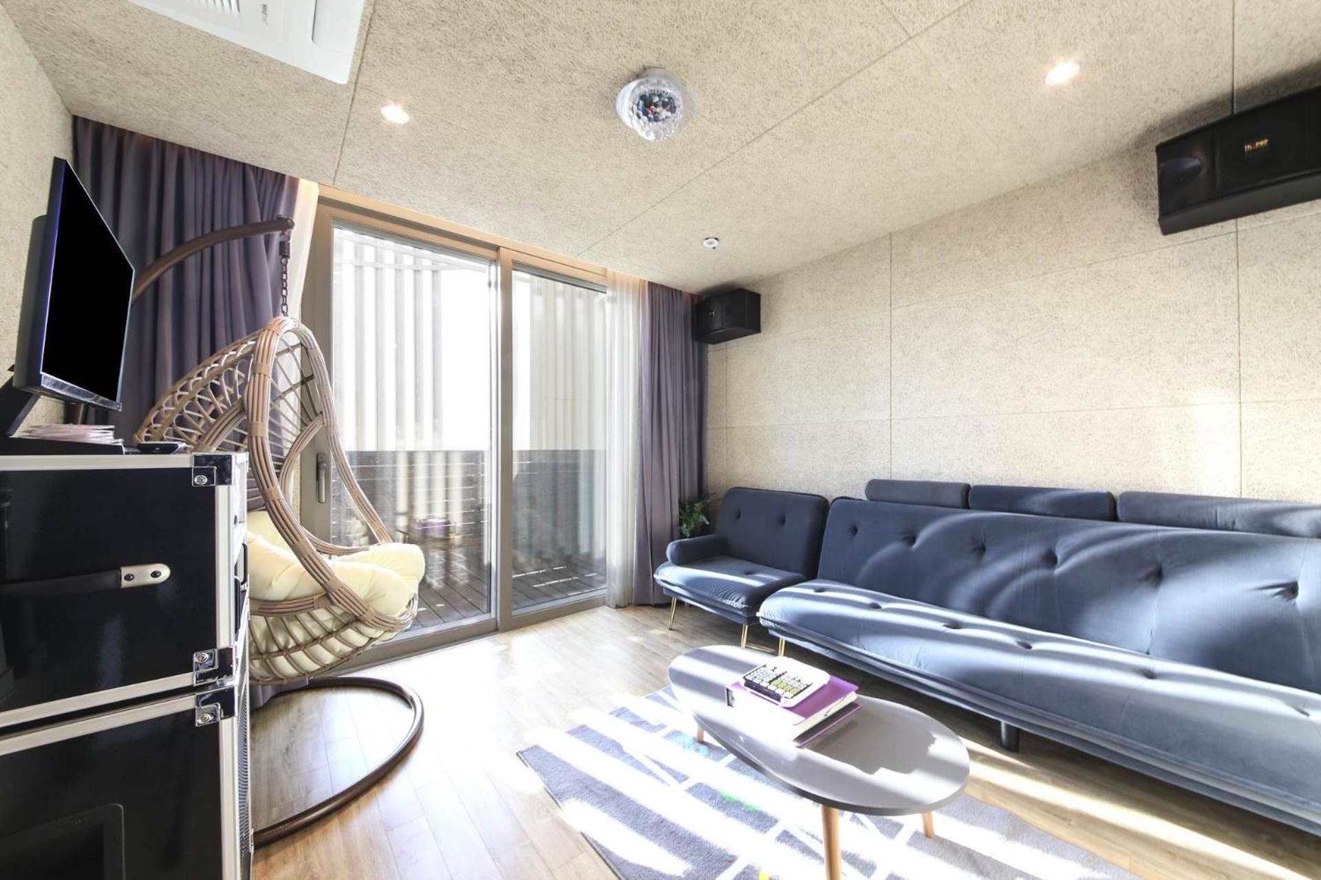 Hotel Hound Sasang Branch