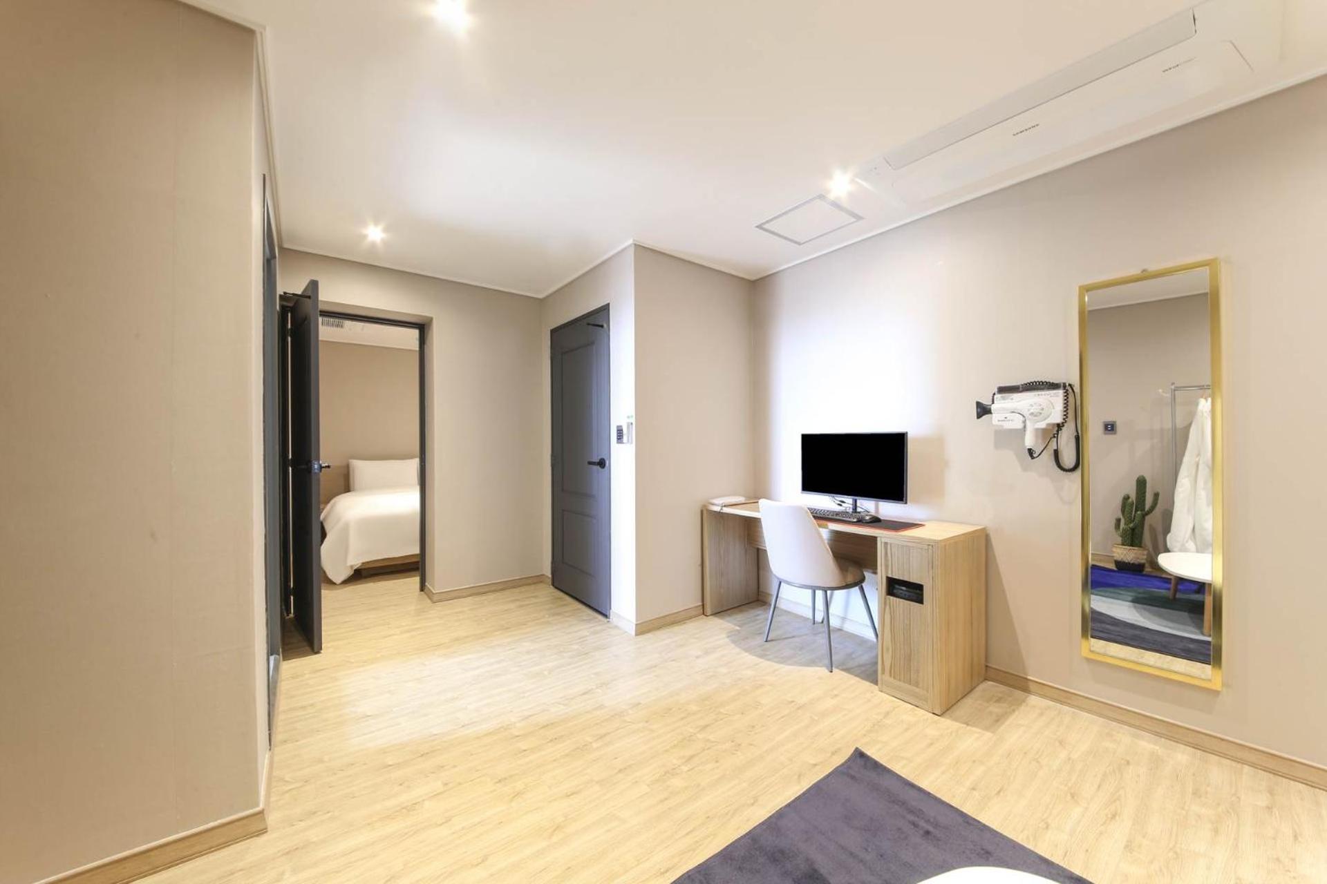 Hound Sasang Branch Busan
