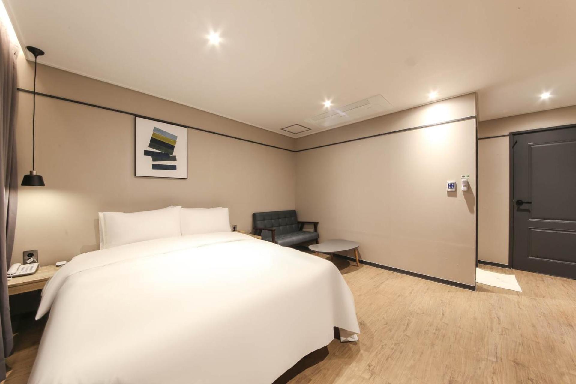 Hound Sasang Branch Hotel 2*