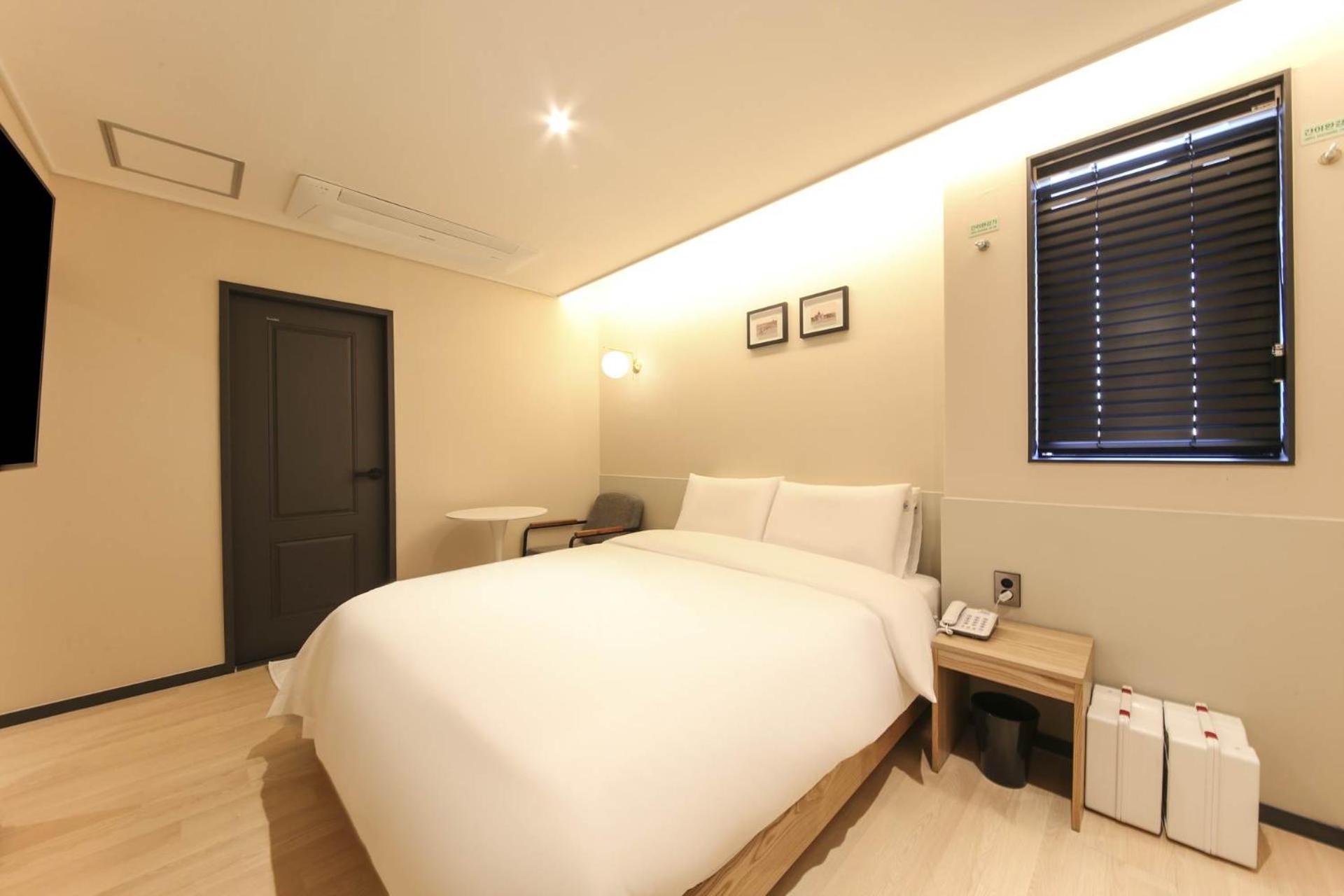 Hound Sasang Branch Hotel