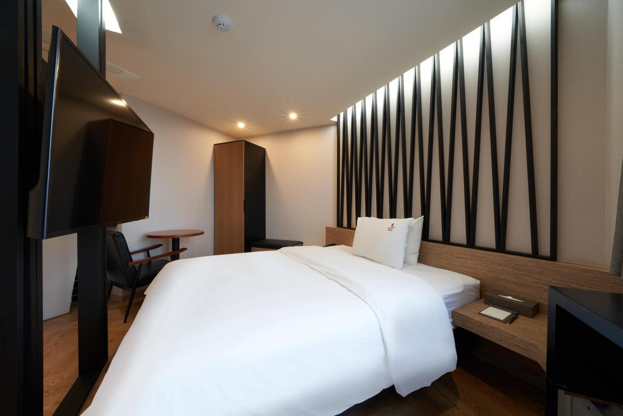 Bon Business Hotel 2*