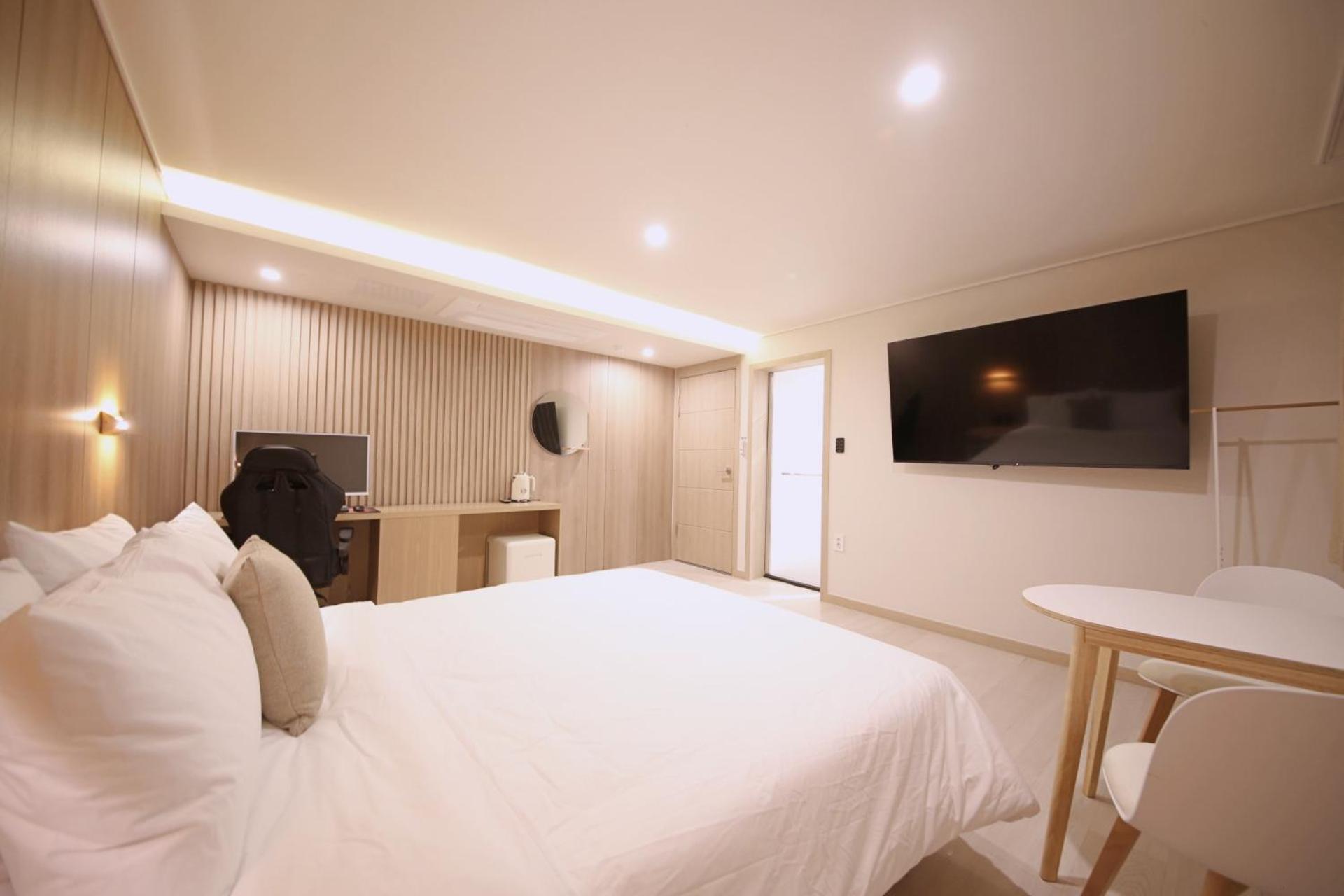 Two H Busan