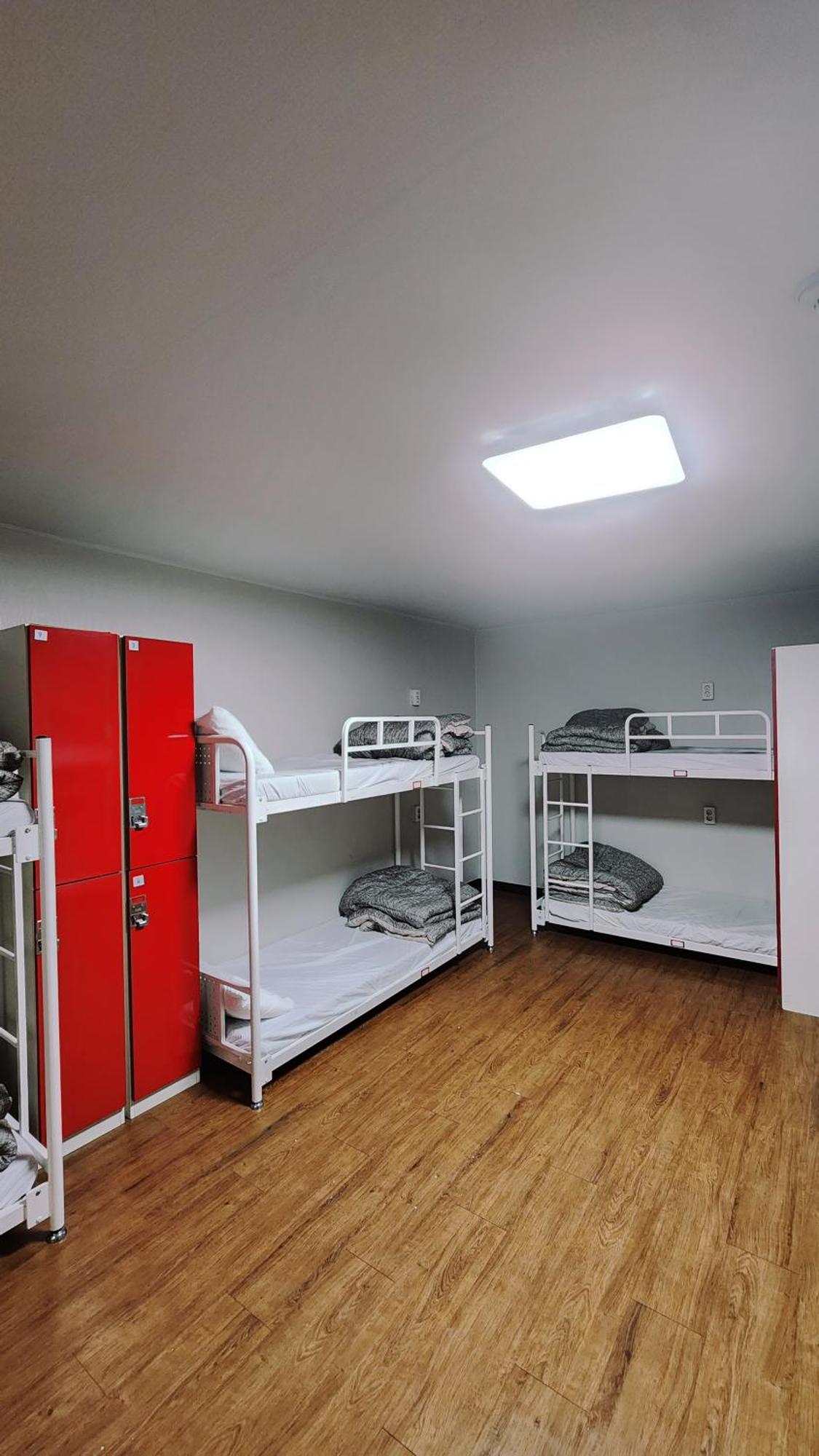 Kimchee Busan Downtown Guesthouse * Busan