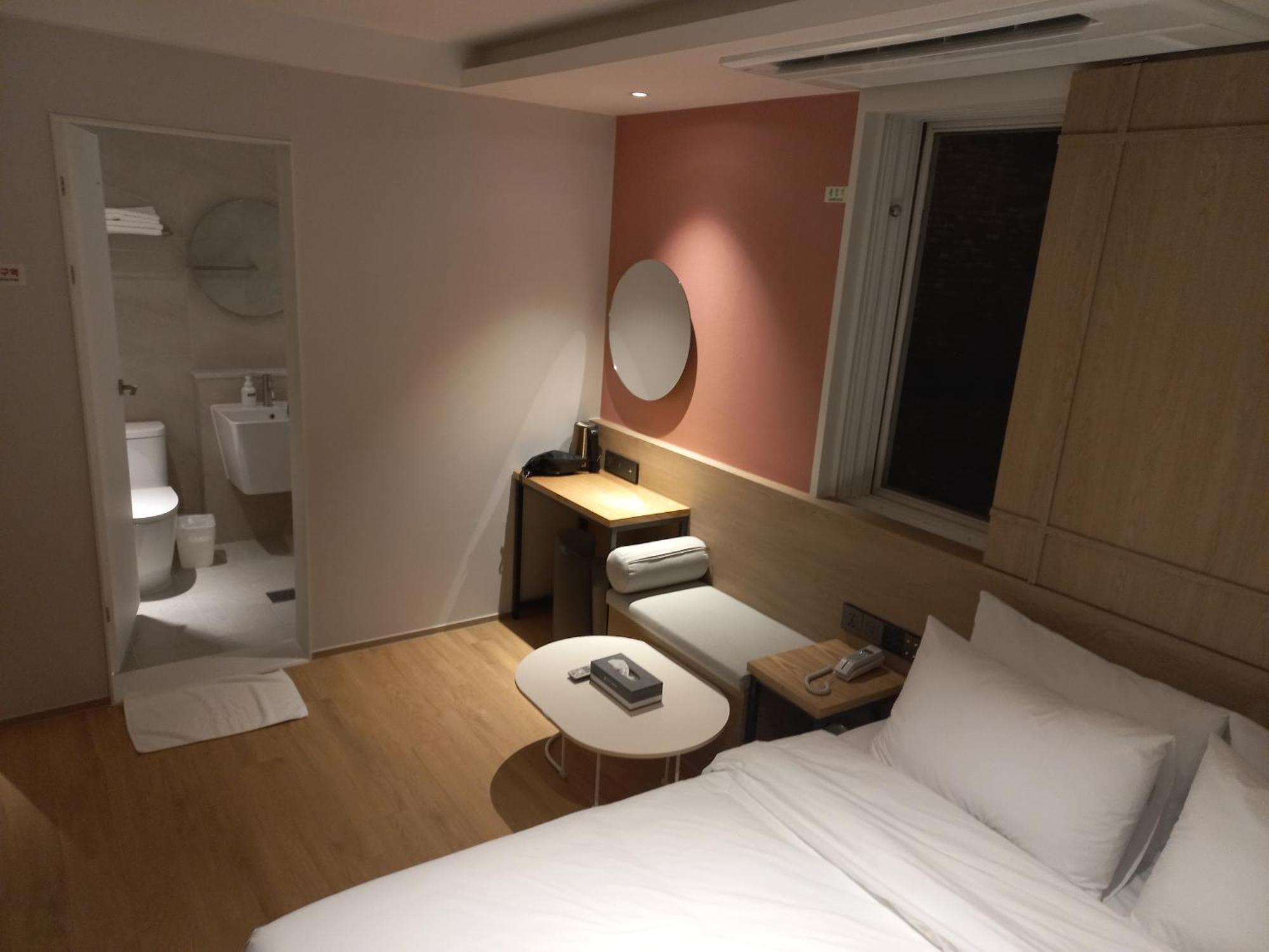 Hotel Adena *