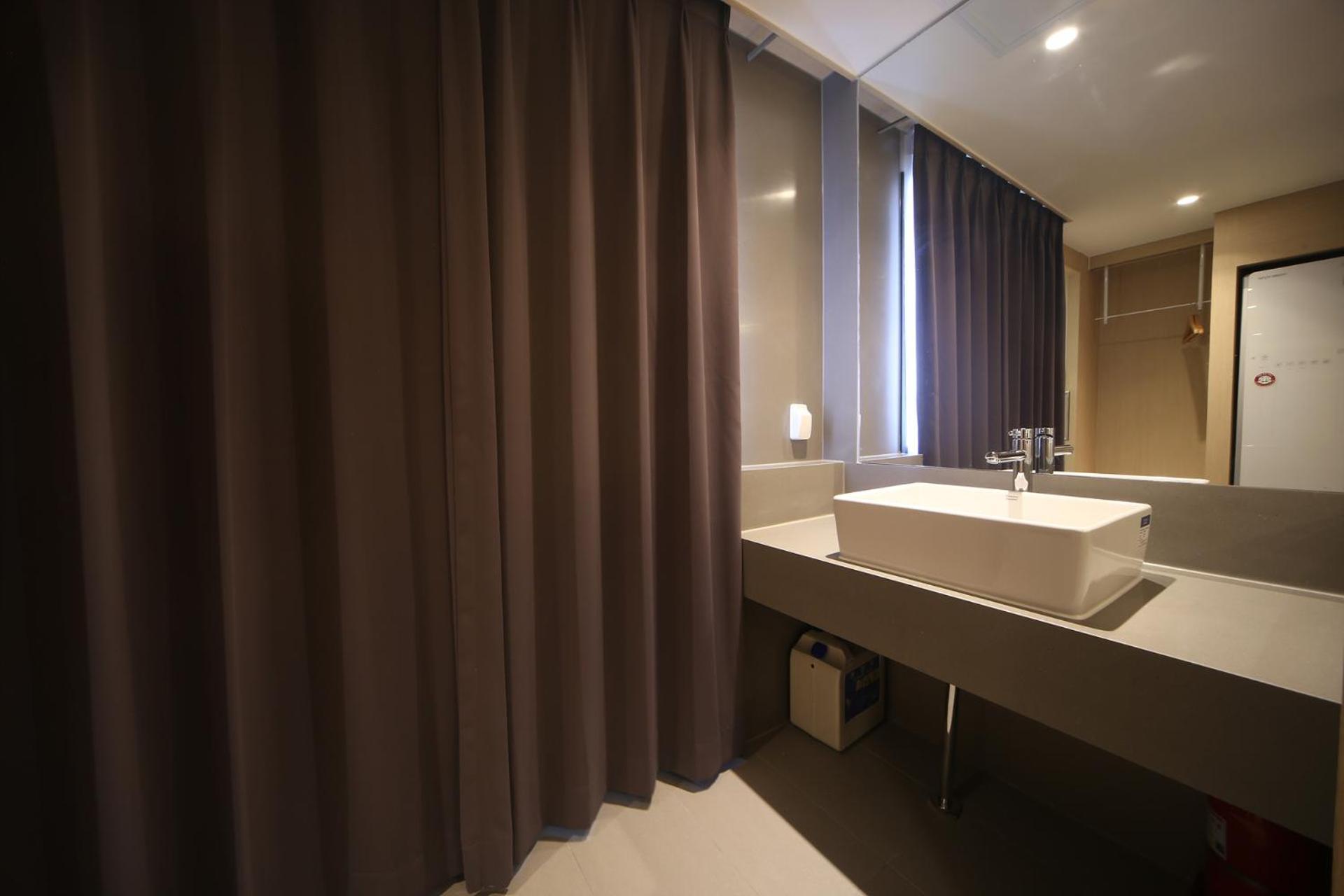 Hotel Dongnae Hound Hotel Sajik Minam Station *