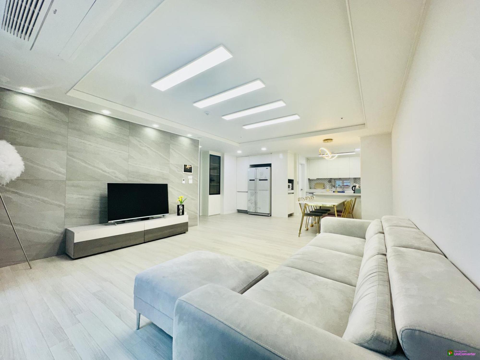Jy House 2