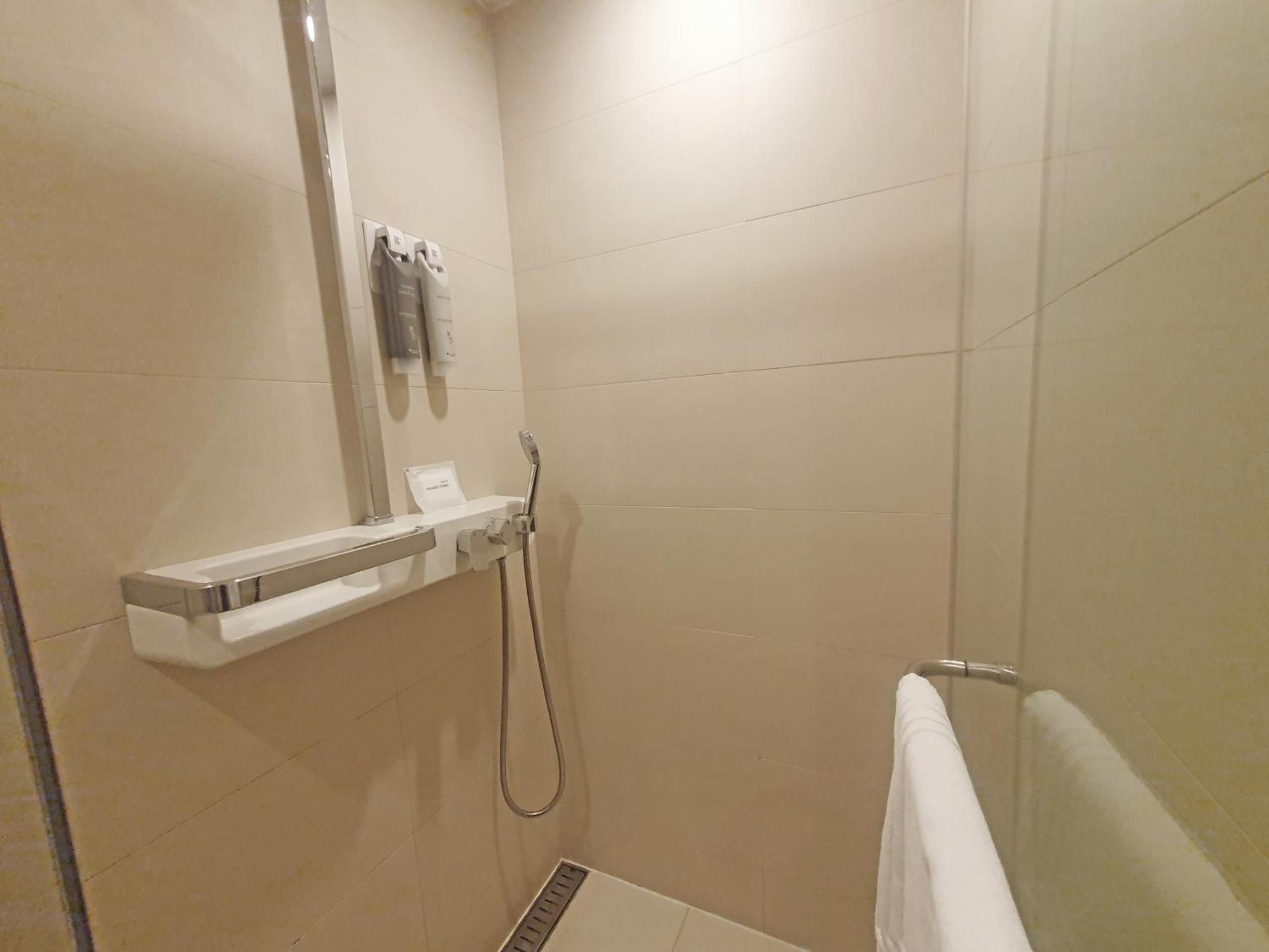 Business Hotel