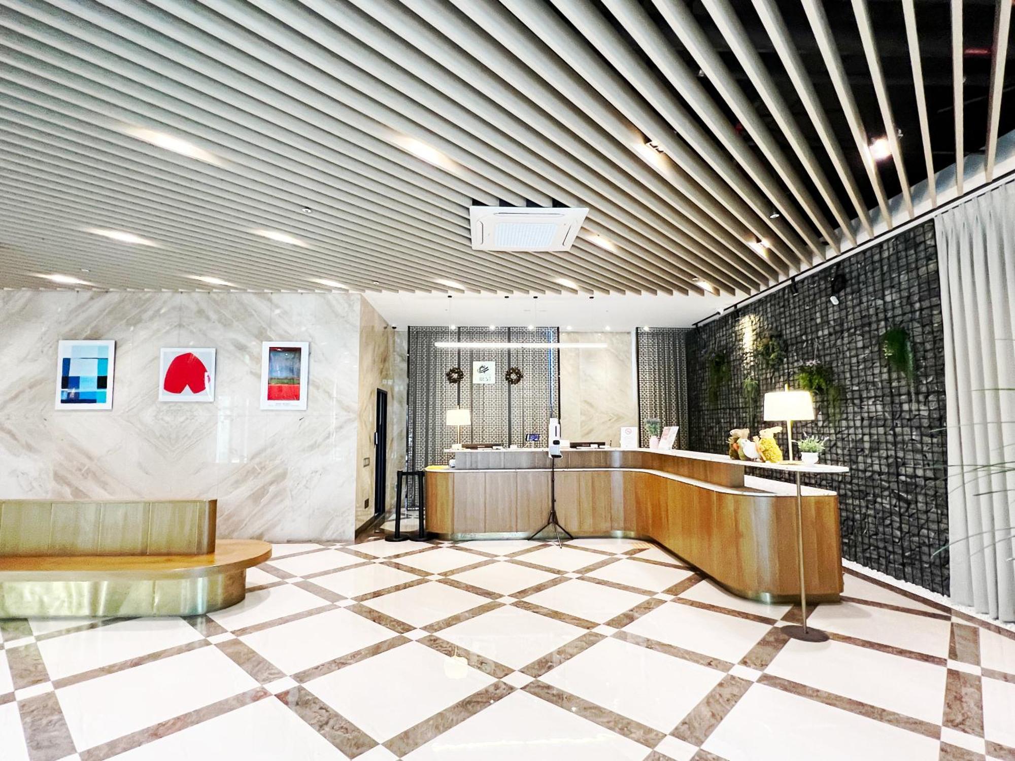 Laon Hotel