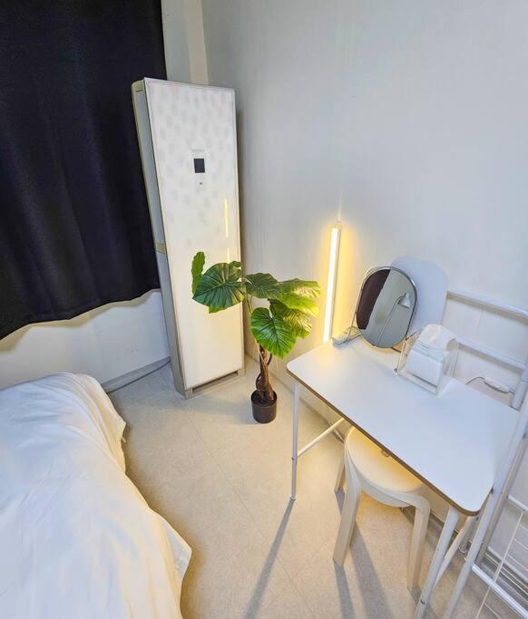 Station 5 Min #choryang Stn 3min #3beds #hotel Bedding #2rooms #new Apartment *