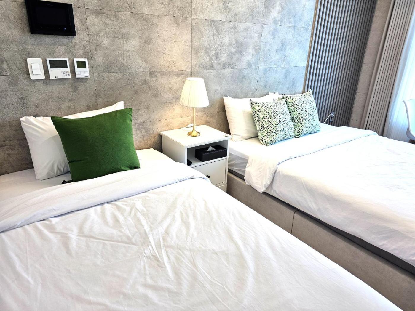 Elliy's Hotel *