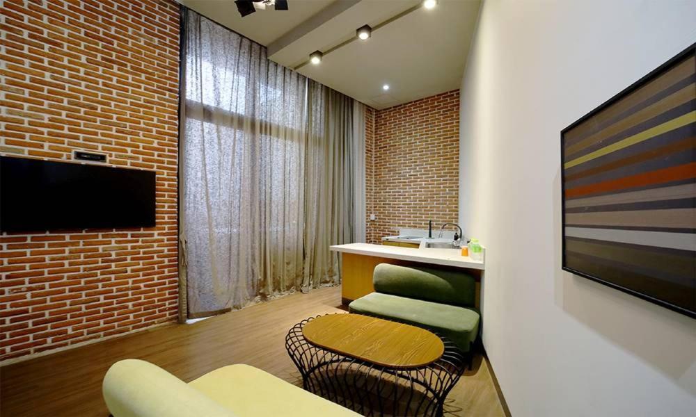 Seomyeon Hound 1st Street Hotel 3*