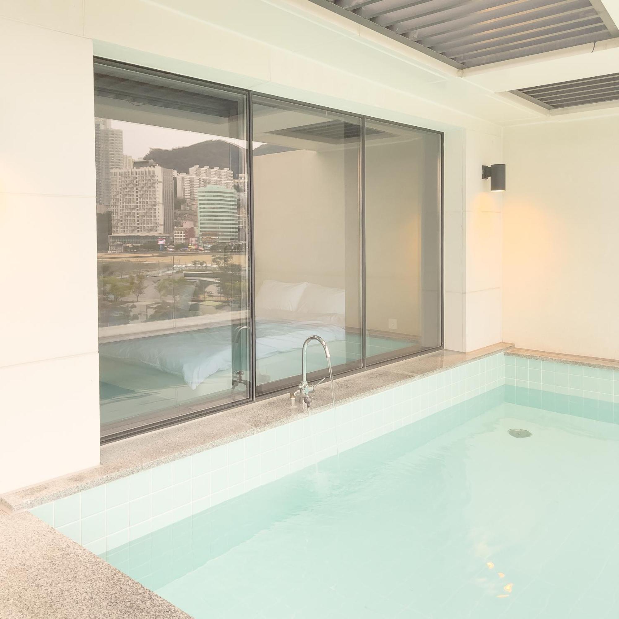 Eternal Blue Poolvilla * Busan