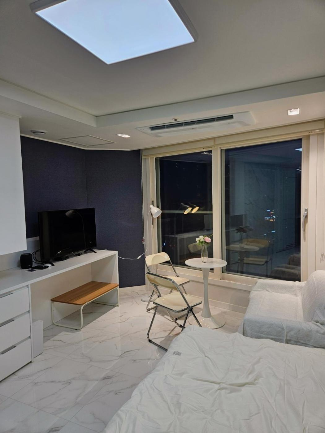 Apartment 부산 광안리 깔끔한 풀옵션 오션뷰 오피스텔