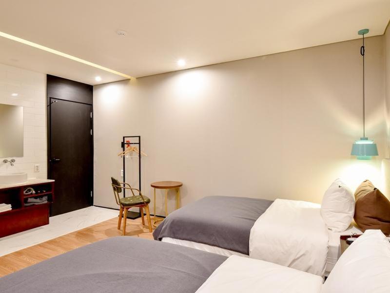 Brown Dot Yangjeong 3*