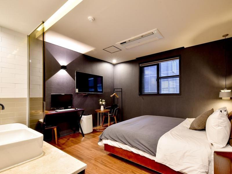 Brown Dot Yangjeong Busan