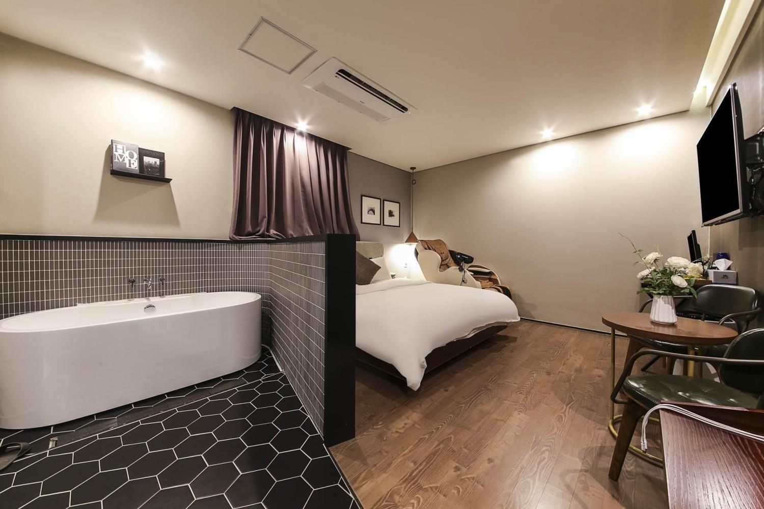 Brown Dot Yangjeong Hotel