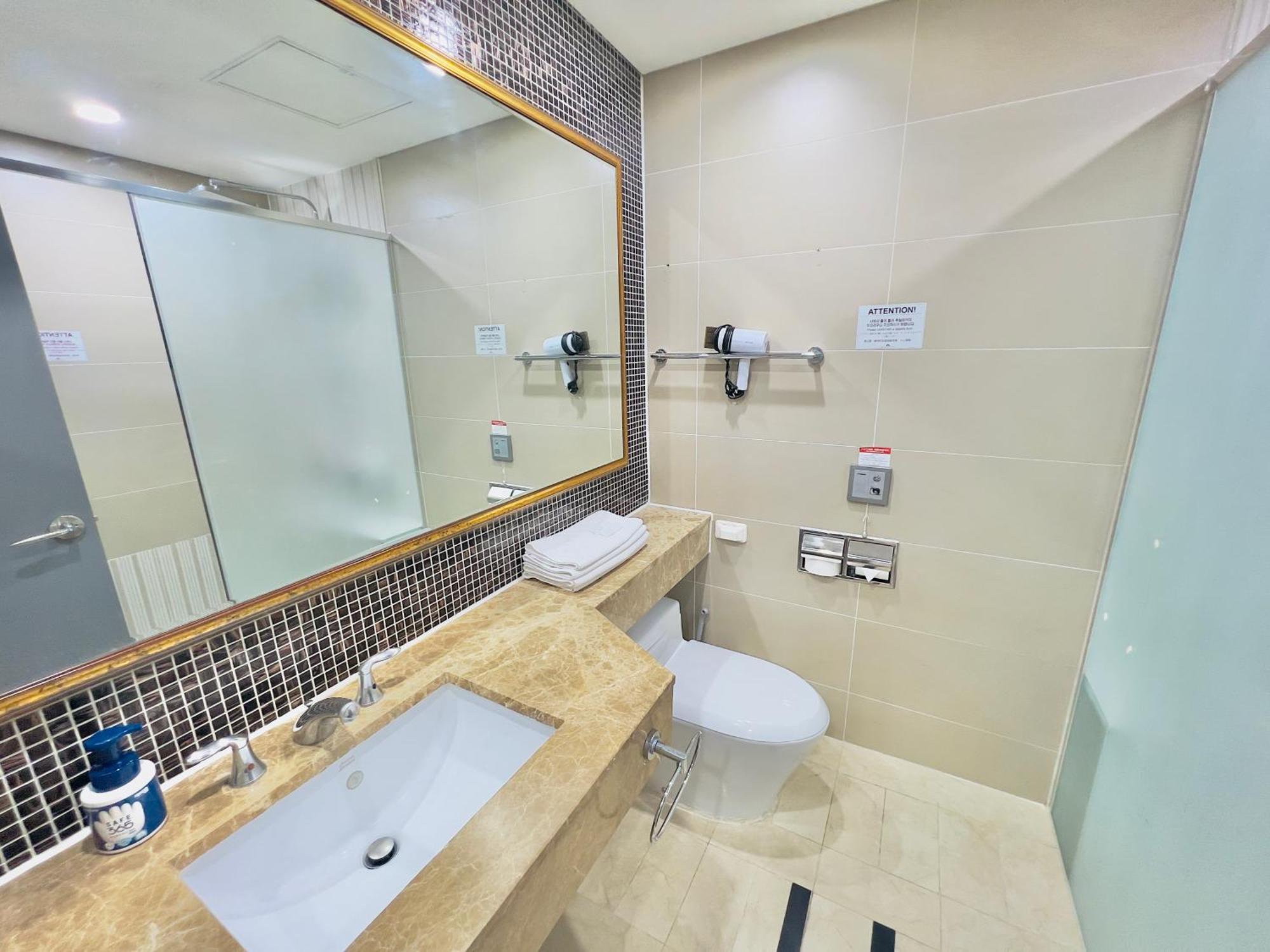 Centurn Victoria 3* Busan