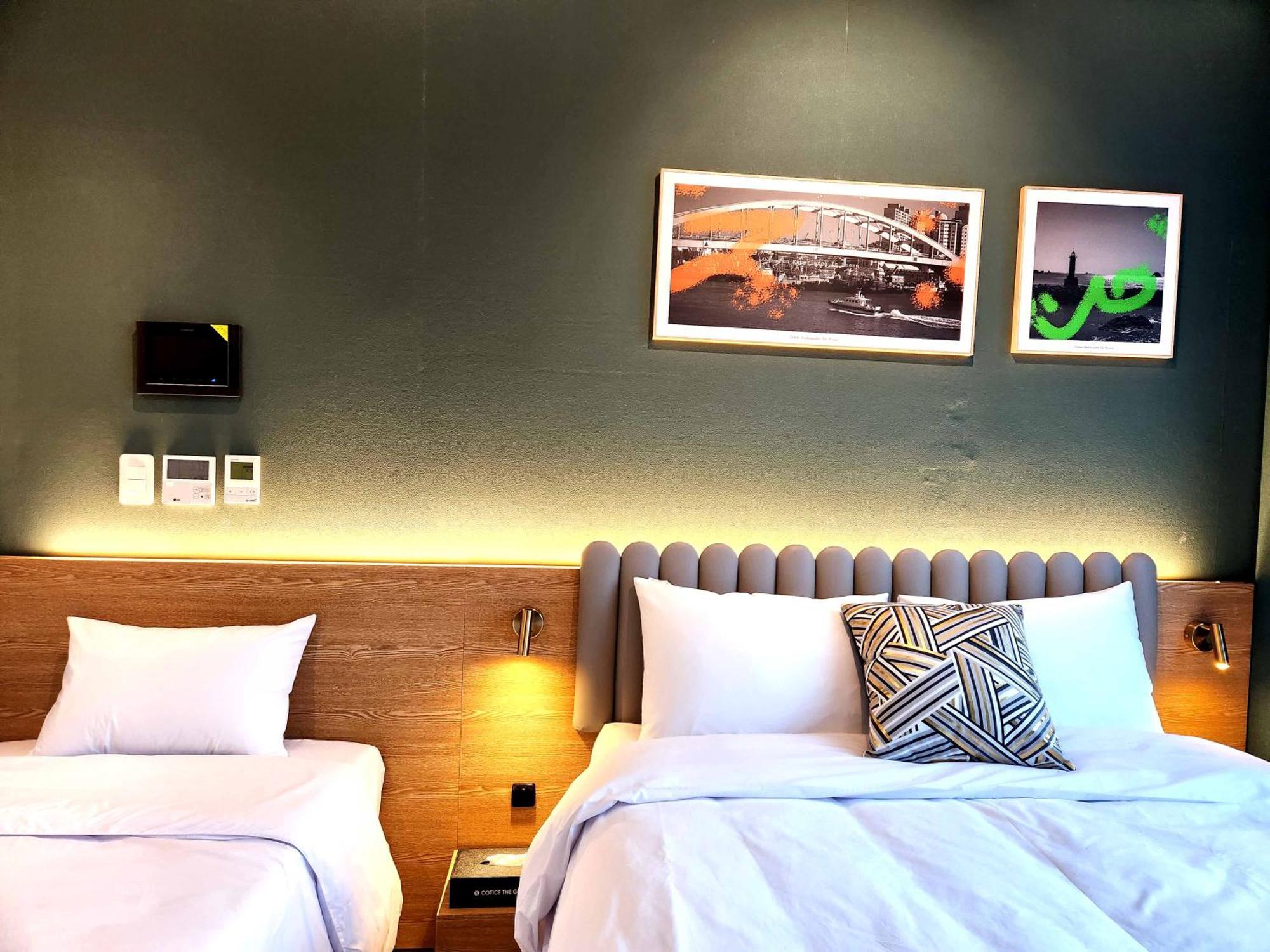 Elliy's Hotel *