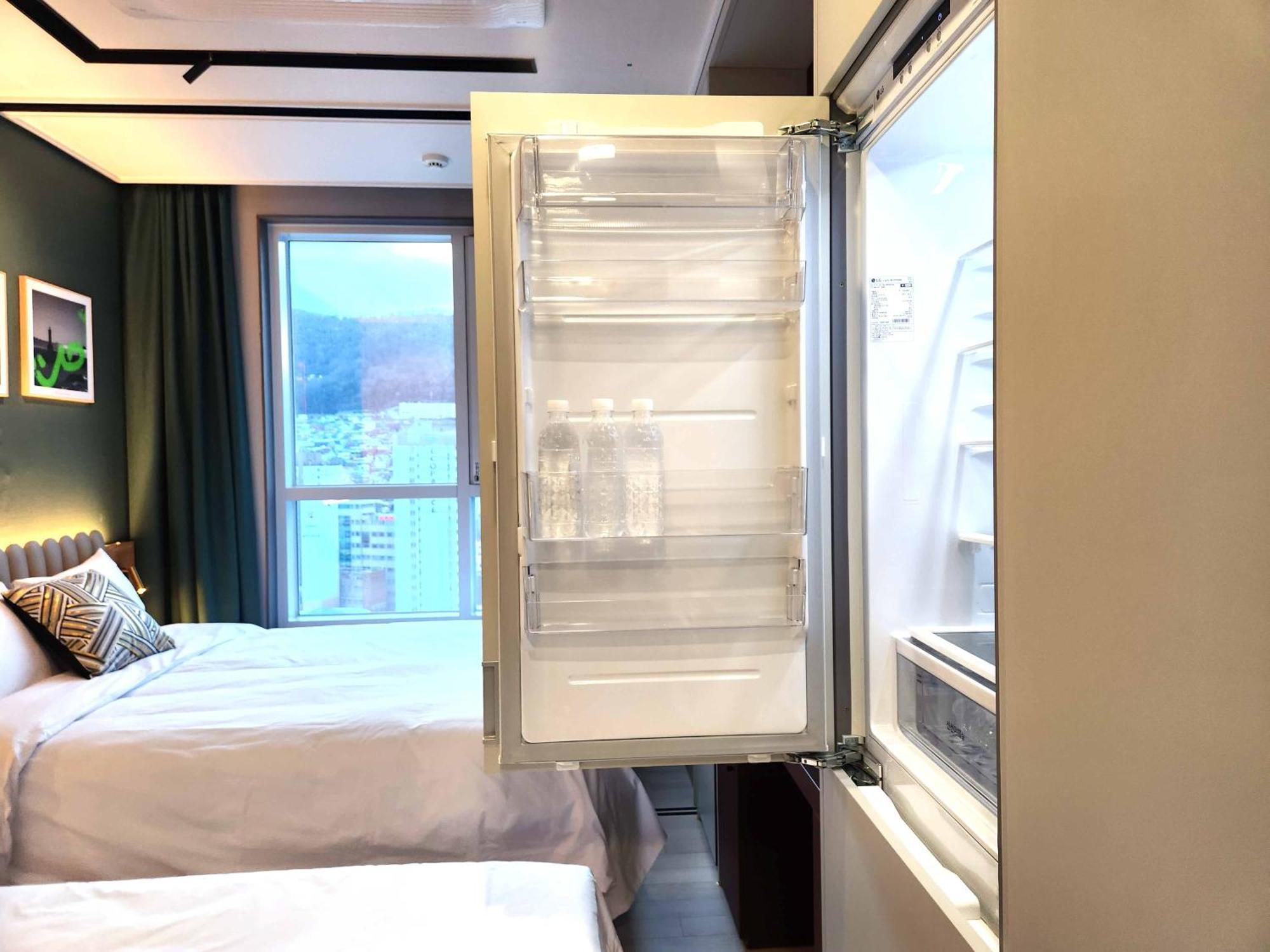 Hotel Elliy's *